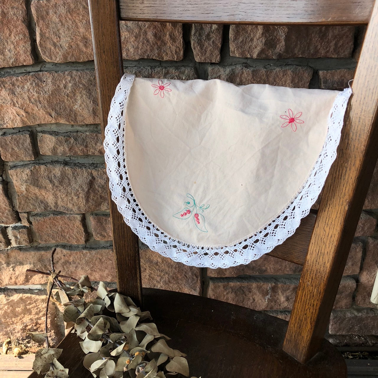 Vintage(ヴィンテージ) What_ラウンドレースの刺繍生地 ピンク