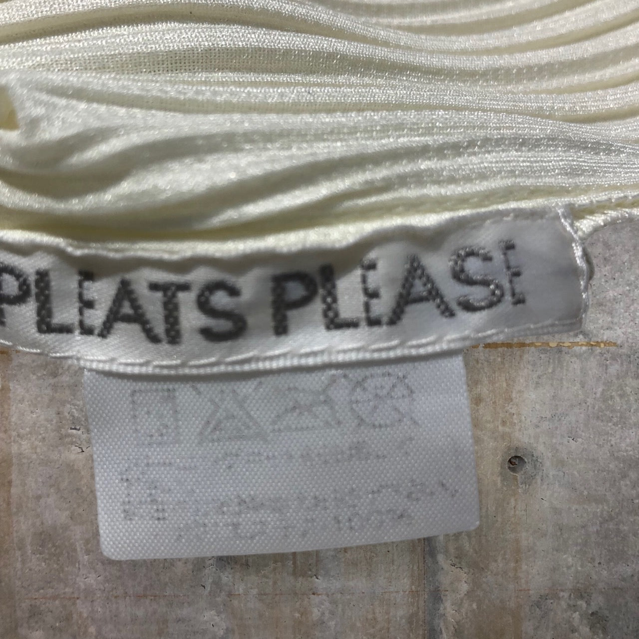 PLEATS PLEASE(プリーツプリーズ) S/Sプリーツカットソー 表記なし(Lサイズ程度) アイボリー