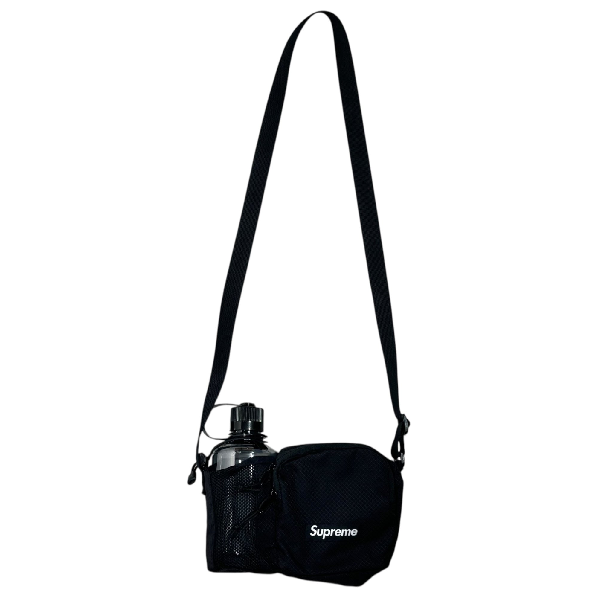 SUPREME(シュプリーム) 22SS Side Bag サイド バッグ ブラック ロゴ ショルダー サコッシュ ボトル