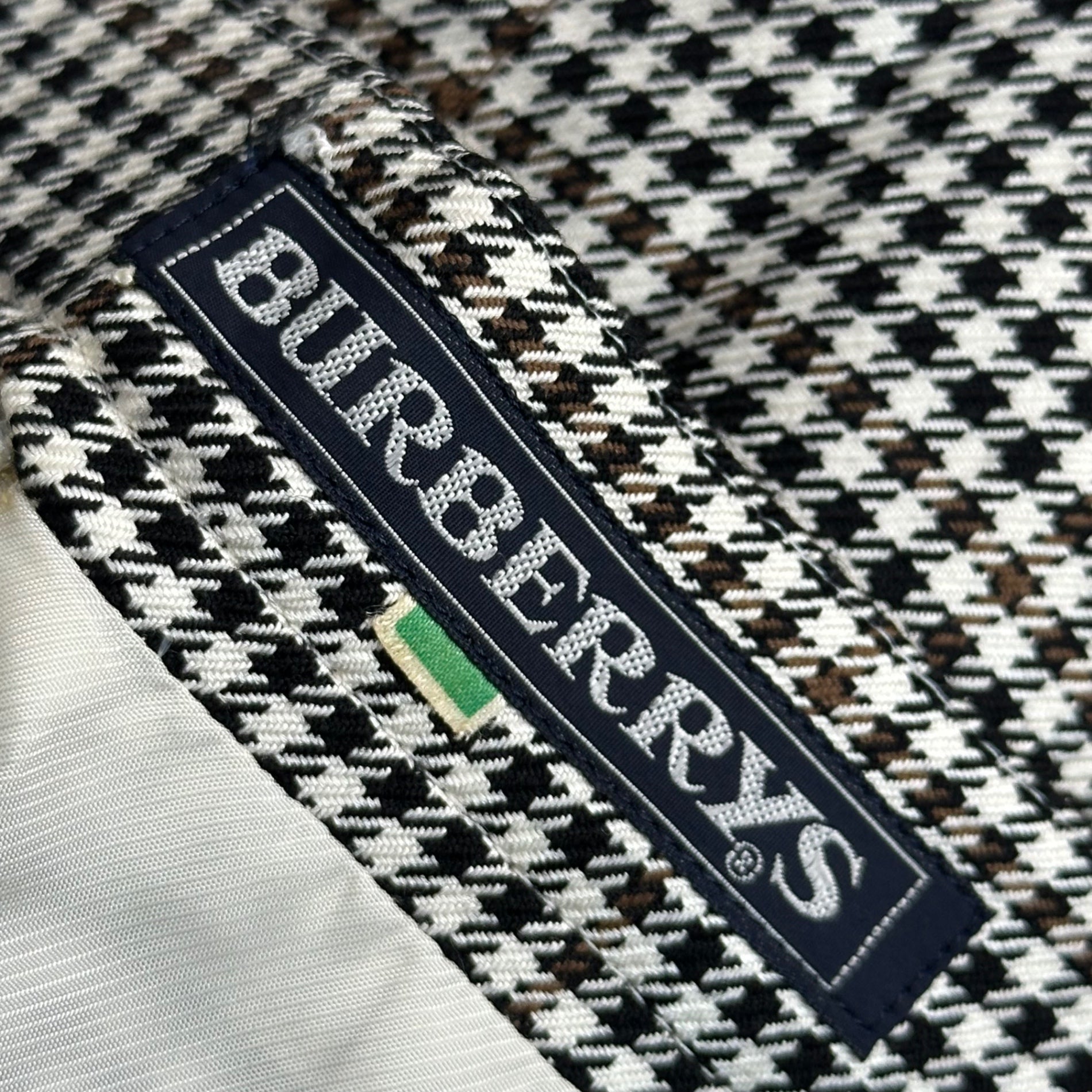 Burberry’s(バーバリーズ) 1990's Houndstooth Double-Dreasted Blazer Setup 千鳥柄 ダブル ブレザー スカート セットアップ FJ051-666 7AR ホワイト×ブラック 90年代 ヴィンテージ テーラード ジャケット ウール シルク 上下