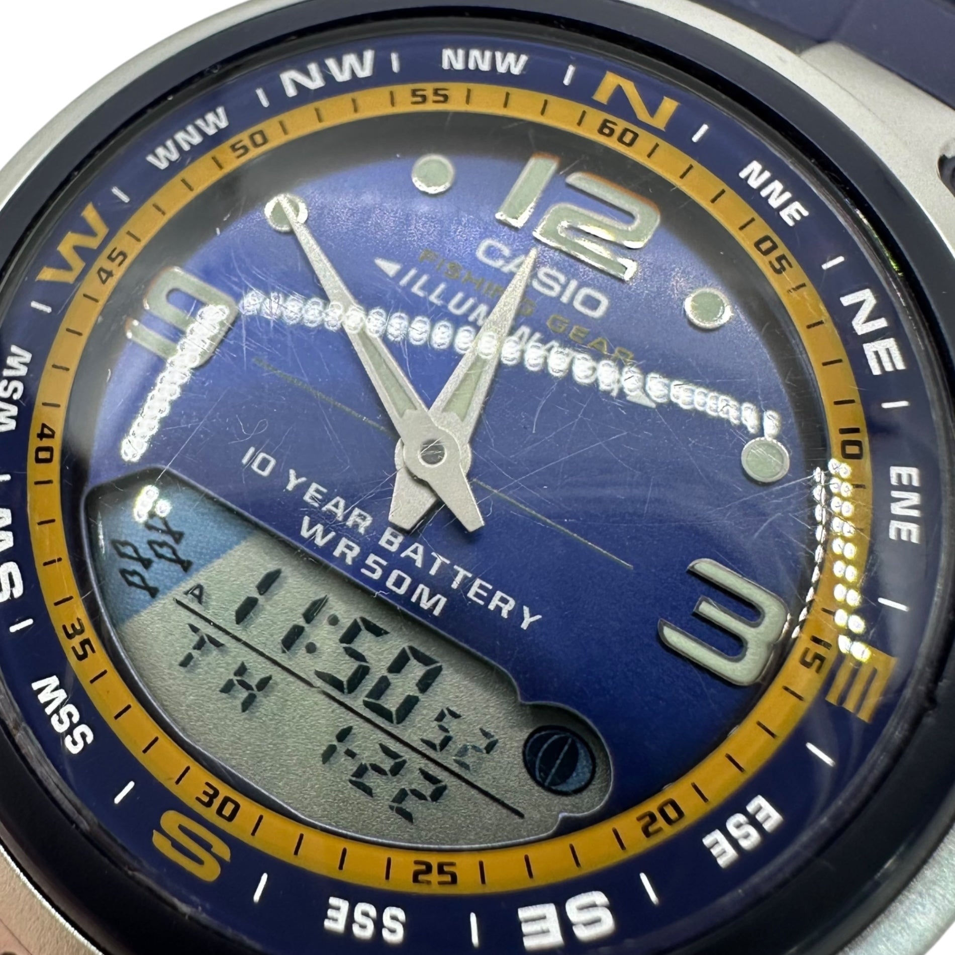 CASIO(カシオ) フィッシングギア アナデジ タイドグラフ 腕時計 AW-82 シルバー×ネイビー デジタル