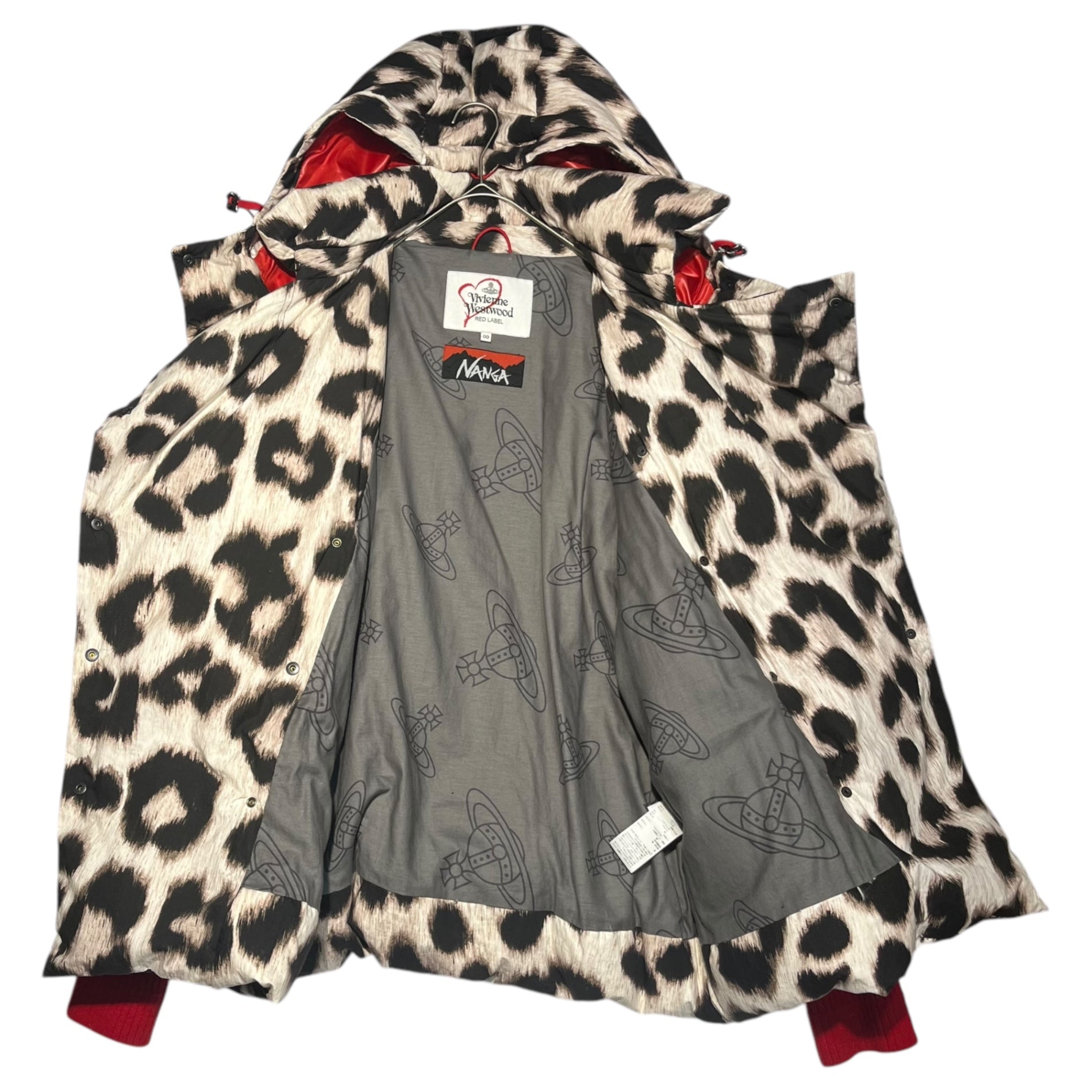 Vivienne Westwood RED LABEL × NANGA(ヴィヴィアンウエストウッドレッドレーベル × ナンガ) white leopard drift hoodie ホワイト レオパード ドリフト パーカー ダウン ジャケット コート 16-13-602002 00(FREE) ベージュ×ブラック 国内参考定価121,000円(税込)