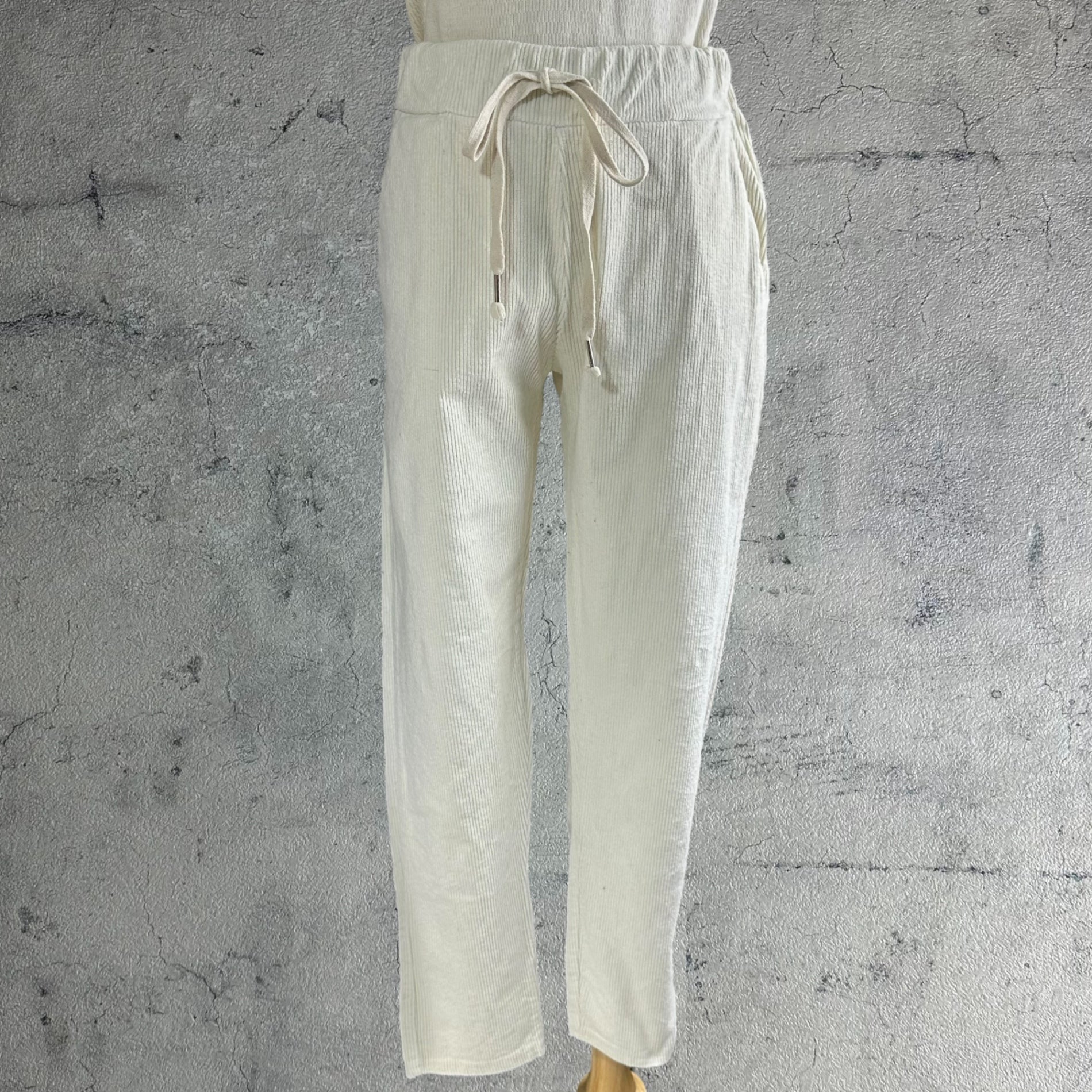 Euro vintage(ヨーロッパヴィンテージ) white corduroy relax pants ホワイトコーデュロイ素材のリラックスパンツ 表記無し(M程度) ホワイト