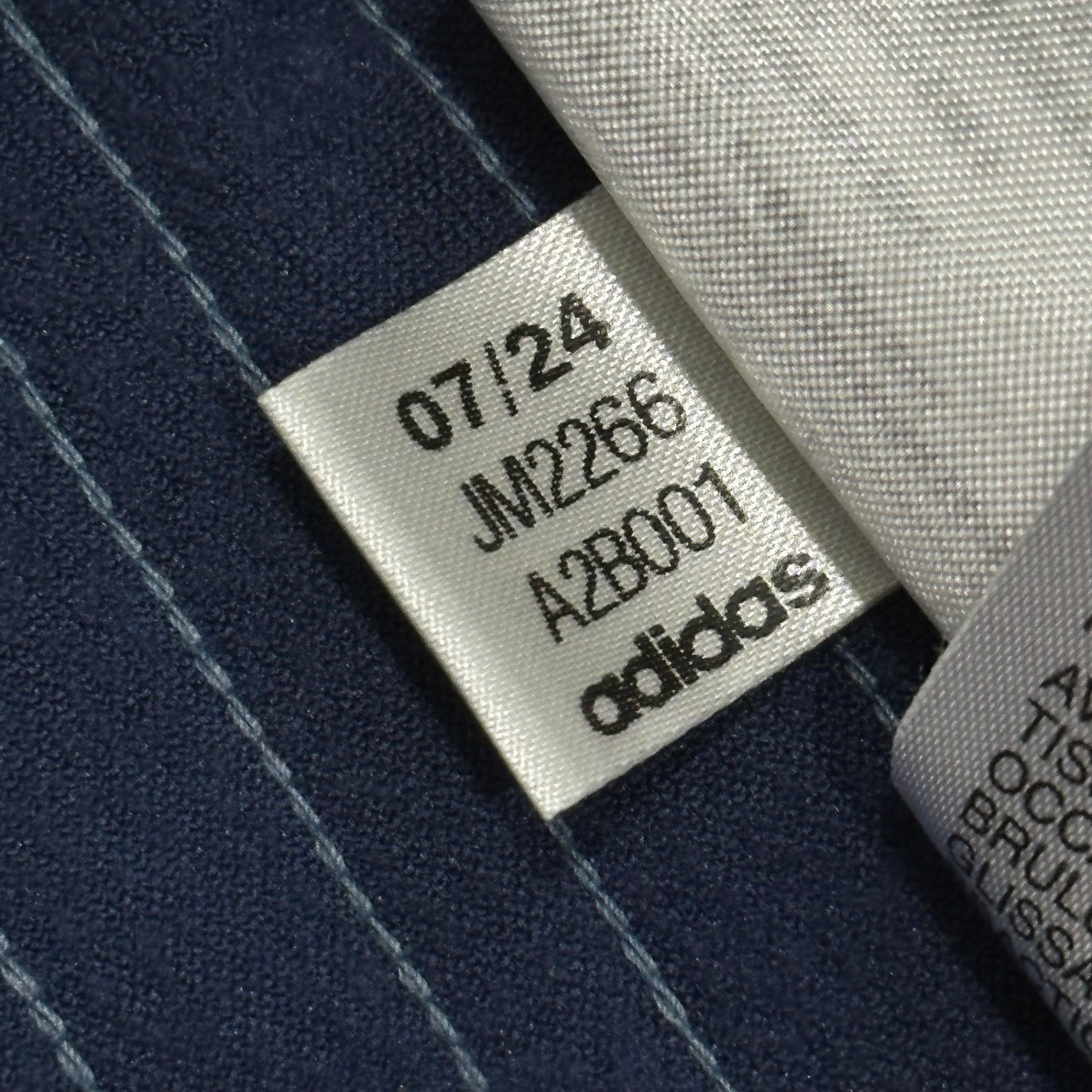 adidas(アディダス) CLASSIC VELOUR TRACKPANT NIGHT INDIGO クラシック ベロア トラック パンツ JM2266 L ネイビー ジャージ