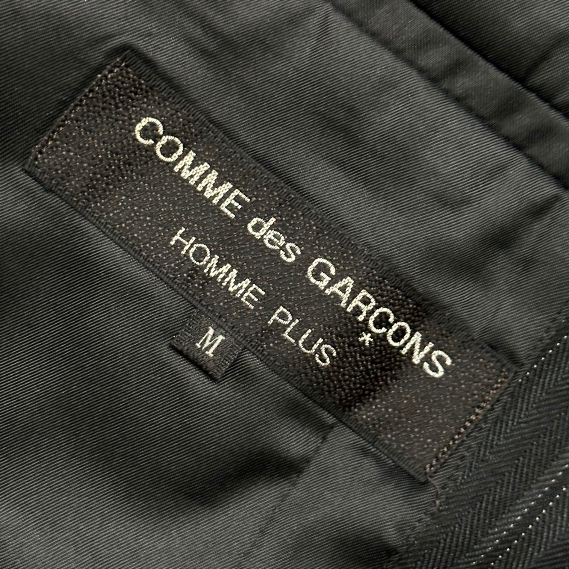 COMME des GARCONS HOMME PLUS(コムデギャルソンオムプリュス) 1999AW Souvenir Kitsch Period Wild Stitch Striped Poly Jacket スーベニールキッチュ期 ワイルドステッチ ストライプ ポリ ジャケット PJ-04010M M ブラック×ネイビー AD1999 90s アーカイブ 稀少