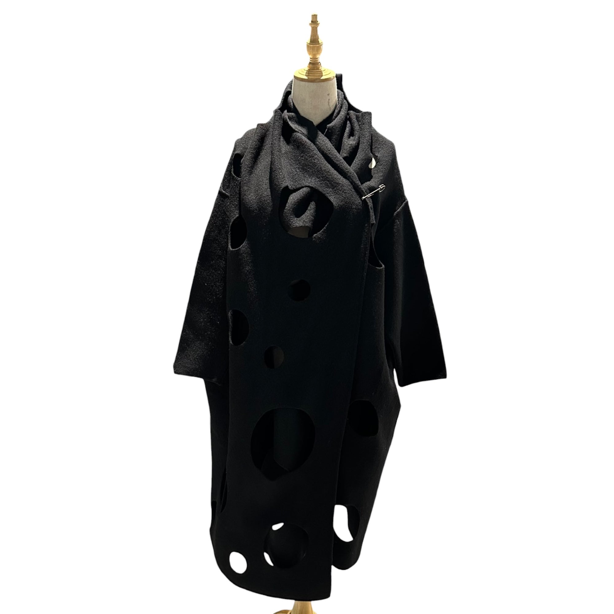 COMME des GARCONS(コムデギャルソン) 2002SS Cut-Out Wool Cape 穴あき ウール ケープ GE-N004 FREE ブラック AD2001 ガウン ジャケット コート ニット