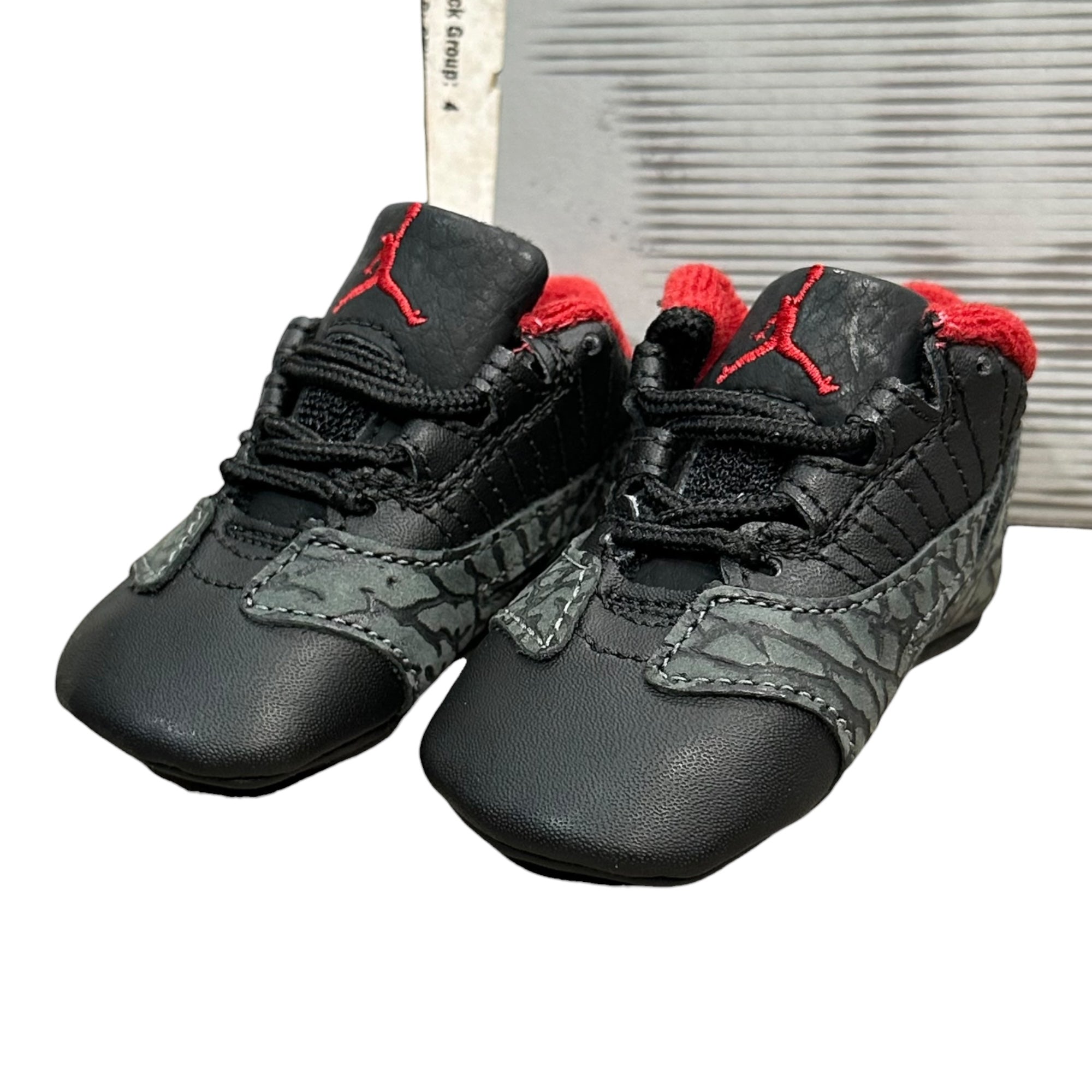 NIKE(ナイキ) 2004 FIRST JORDAN 11 RETRO LOW ファースト ジョーダン 11 レトロ ロー 306005-061 US 1C(7cm) ブラック×レッド セメント エレファント キッズ ベイビー スニーカー