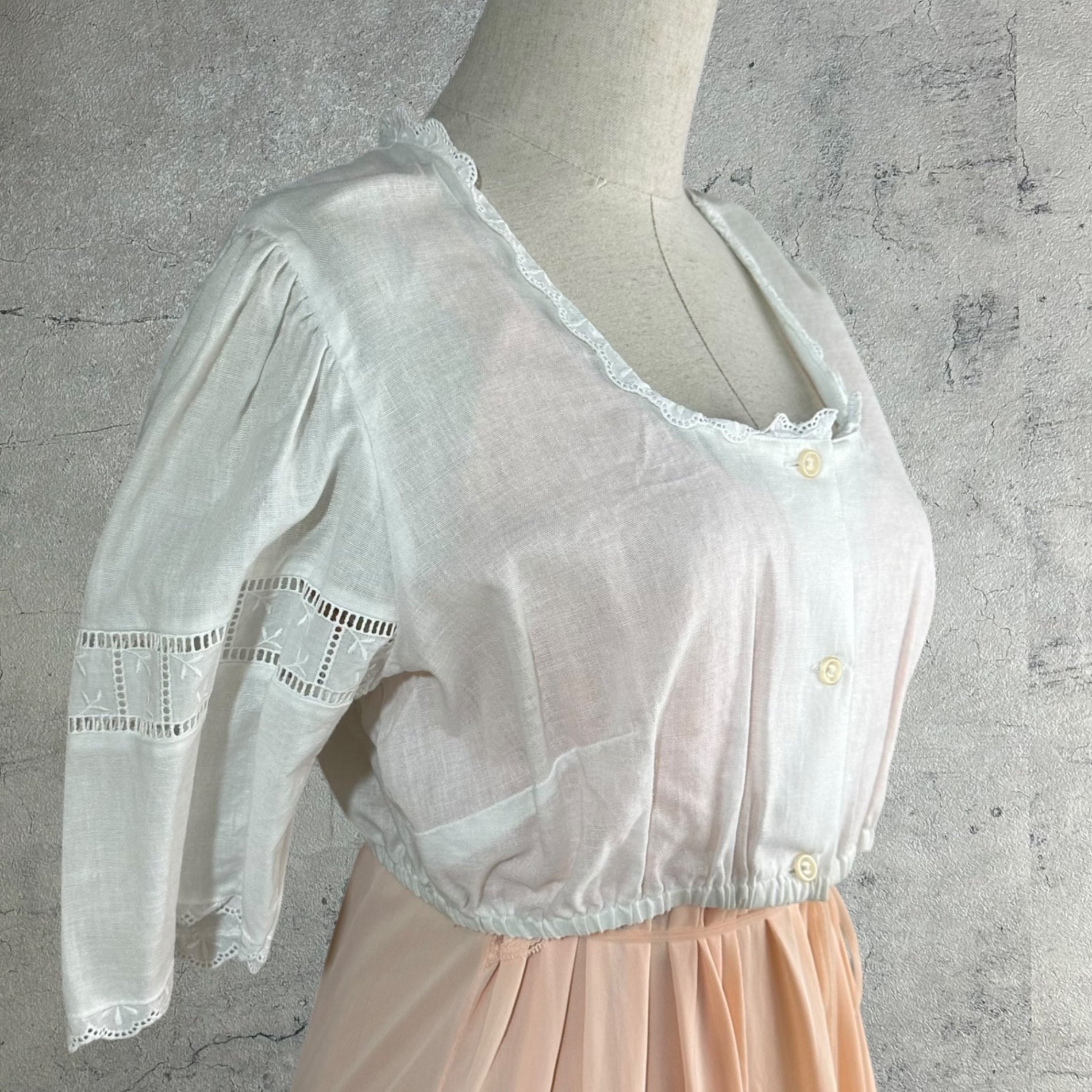 VINTAGE 70's~Tyrolean embroidery short blouse チロリアン 刺繍入りショートブラウス 44(Lサイズ) ホワイト