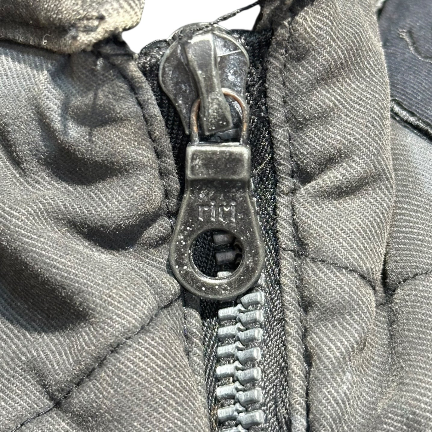 PLEDGE(プレッジ) Camouflage Padded Zip Gimmick Vest カモフラ パテッド ジップ ギミック ベスト 48 グレー