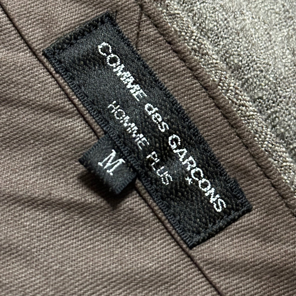 COMME des GARCONS HOMME PLUS(コムデギャルソンオムプリュス) 2001AW Scale-Patterned Straight-Leg Wool Slacks 鱗柄 ストレート ウール スラックス PC-P004 M ベージュ AD2001 00s アーカイブ Looking at different world サイケ期 ジャガード