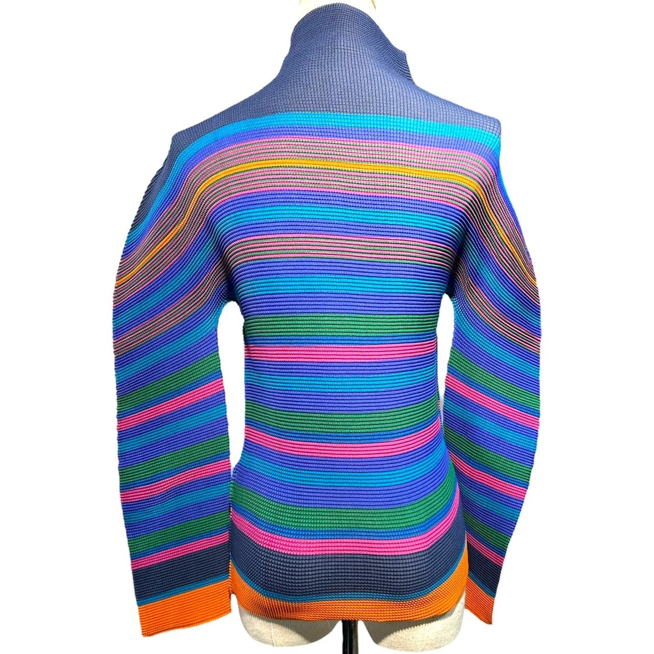 me ISSEY MIYAKE(ミーイッセイミヤケ) Pleated Striped High Neck Pullover Cut and Sewn プリーツ ボーダー ハイネック プルオーバー カットソー M173FJ411 FREE ブルー×オレンジ