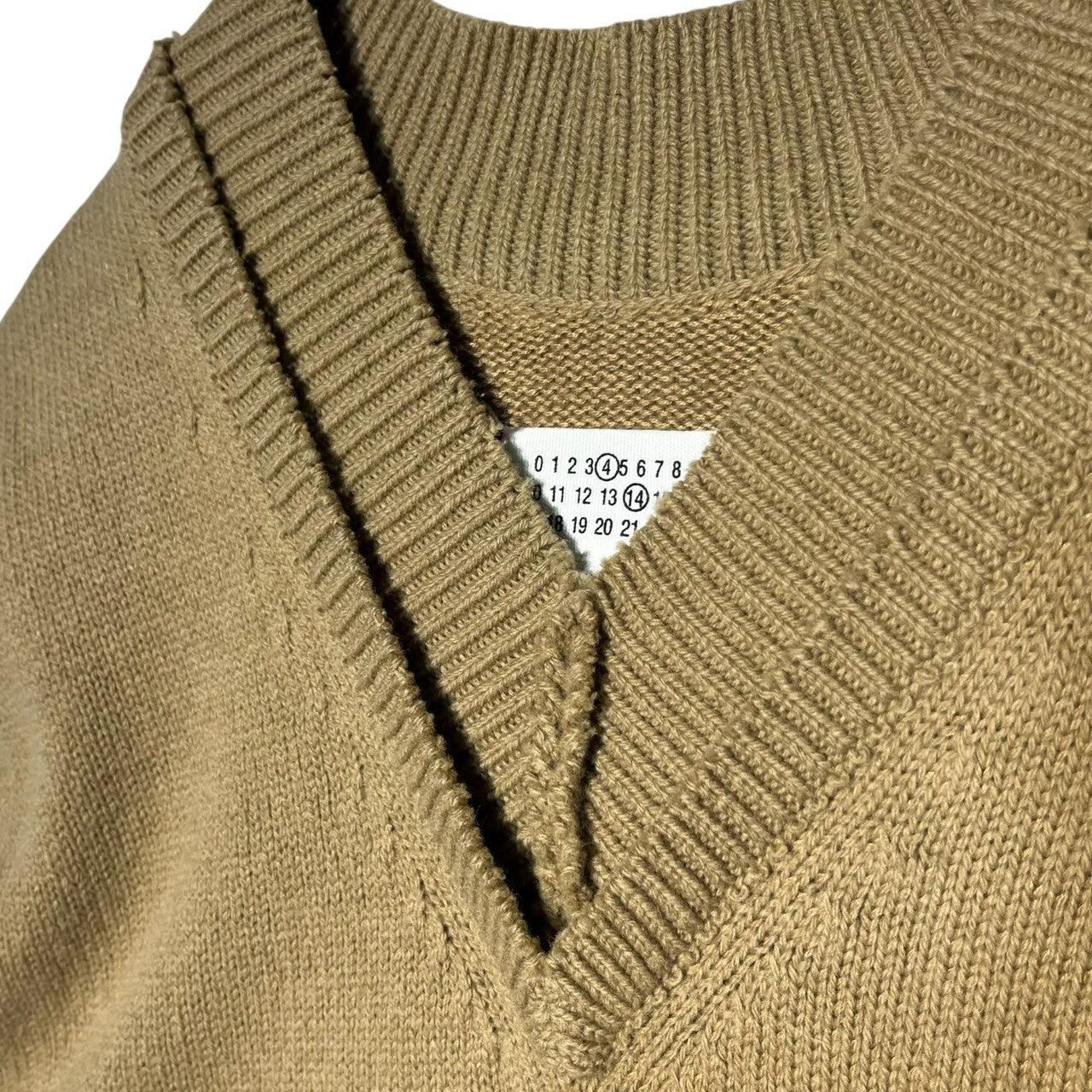 MAISON MARGIELA(メゾンマルジェラ) Mid-gauge Shetland wool linen cotton knit vest ミドルゲージ シェットランド ウール リネン コットン ニット ベスト SI1TH0001 S18064 M ブラウン ユニセックス ウールリネンタバード サイドスリット