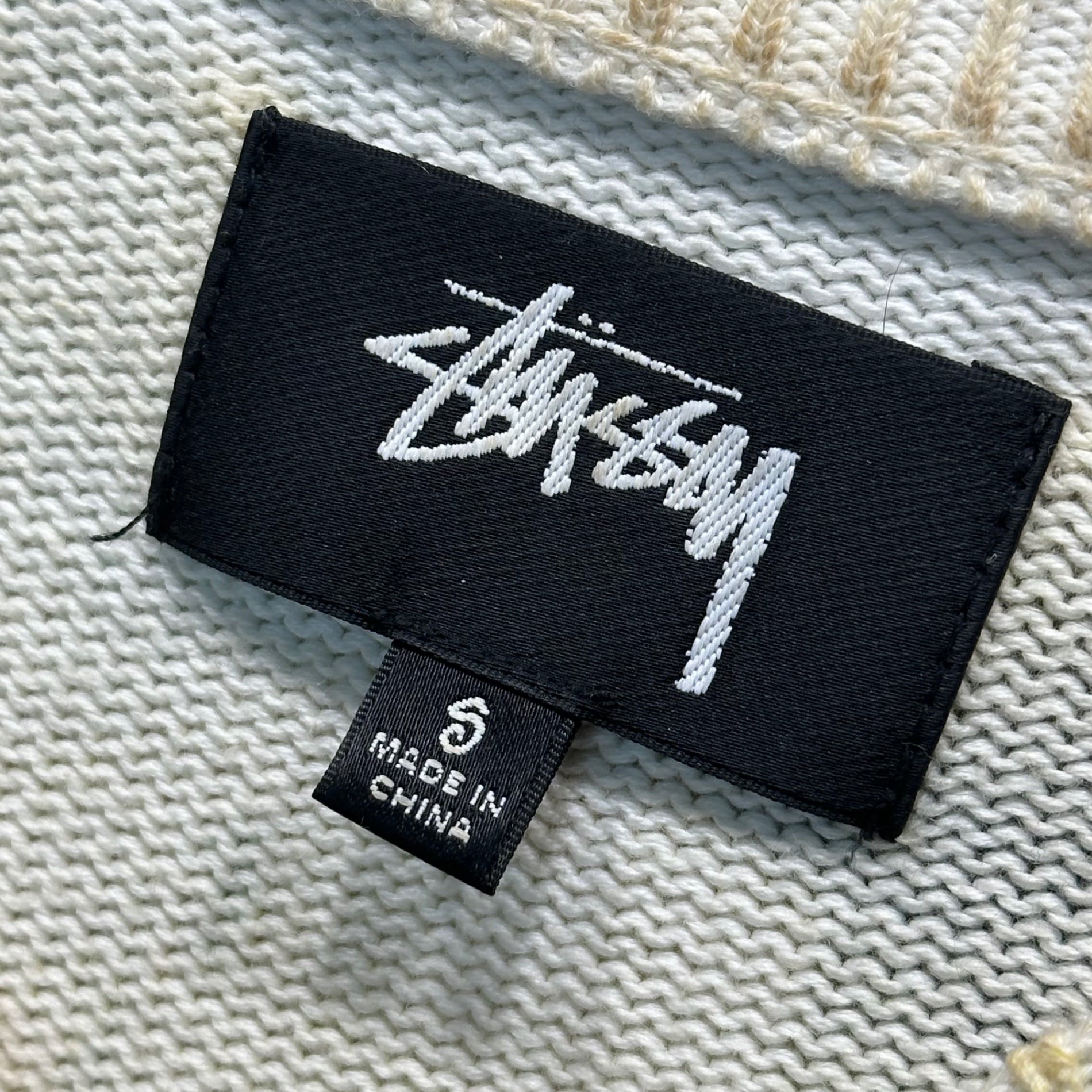 STUSSY(ステューシー) Peter Tosh Print Sweater  ピーター トッシュ プリント セーター  117145 S アイボリー×マルチカラー