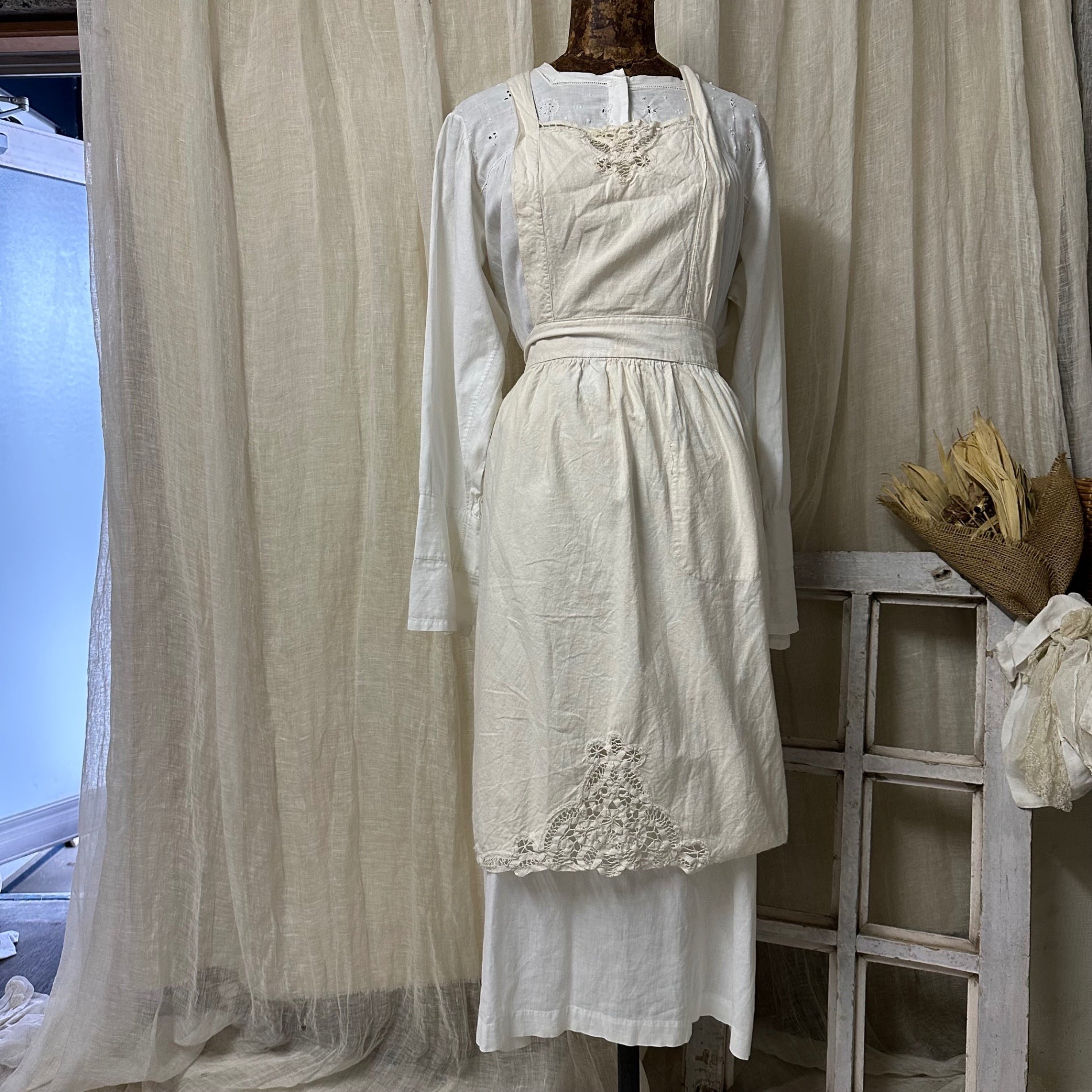 アンティークレース　エプロン　1850年代　broderie Anglaise Euro antique(ヨーロッパアンティーク) antique fabric and batten