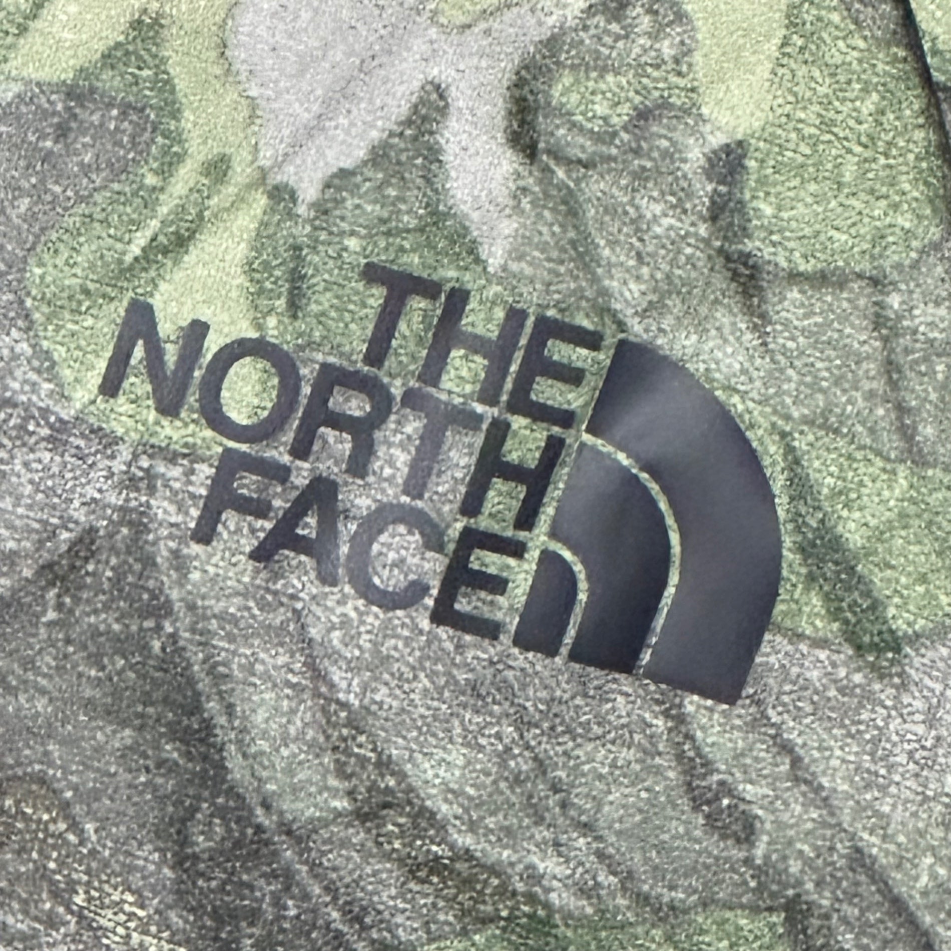 THE NORTH FACE(ノースフェイス) Camouflage Bomber Jacket カモフラ ボンバー ジャケット NF0A3MHM S グリーン×ブラック ブルゾン