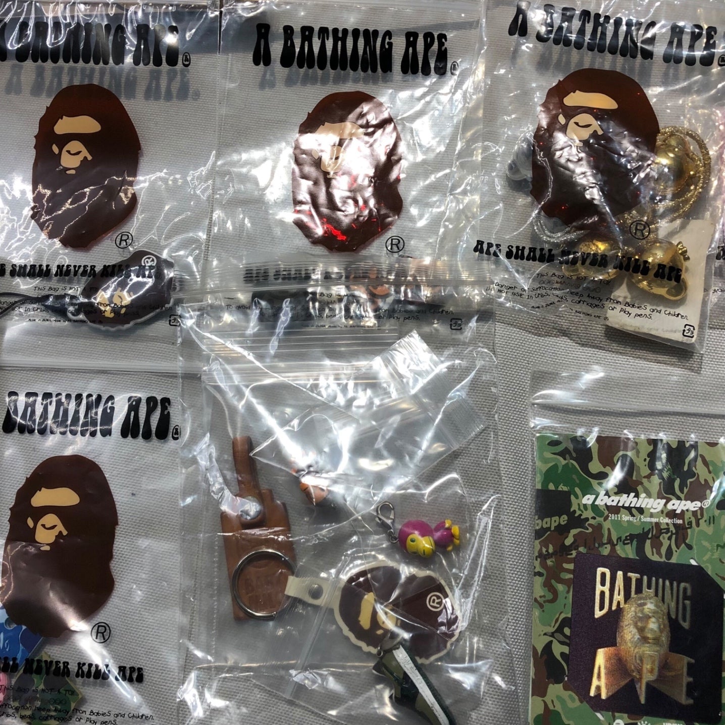 A BATHING APE 際どく BAPE ネックピロー アベイシングエイプ ベイプ