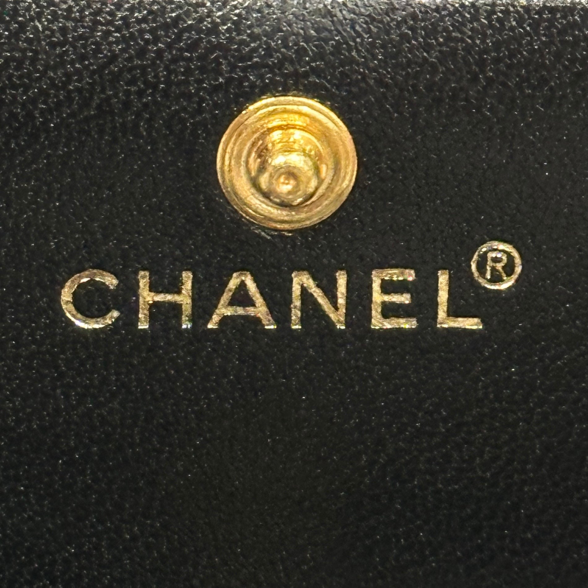 CHANEL(シャネル) 2000's CC Logo Patent Leather Flap Wallet ココマーク パテントレザー フラップ ウォレット ブラック 600万台 財布