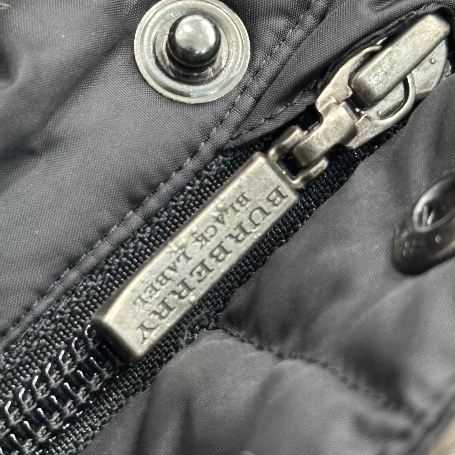 BURBERRY BLACK LABEL(バーバリーブラックレーベル) Burberry Check Lined Rabbit Fur Down Jacket バーバリーチェック ライニング ラビットファー ダウン ジャケット BMP04-904-09 L ブラック
