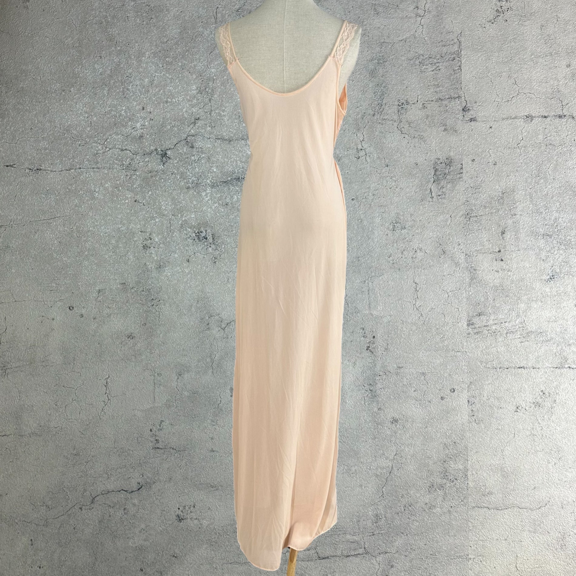 VINTAGE(ヴィンテージ) 70’s front ribbon salmon pink camisole onepiece サーモンピンクのリボンとキャミソールロング丈ワンピース 表記無し(M〜Lサイズ程度) ピンク