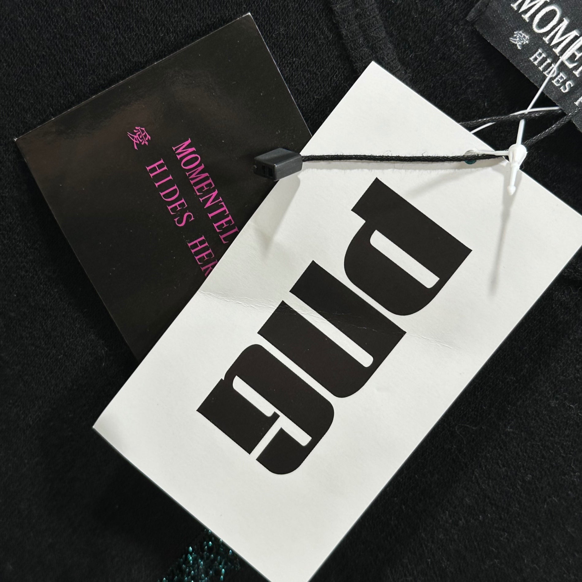 MOMENTEL(モーメンテル) 2025AW MIXED BUTTONS CARDIGAN ミックス ボタン カーディガン OS ブラック PNG STORE 取扱