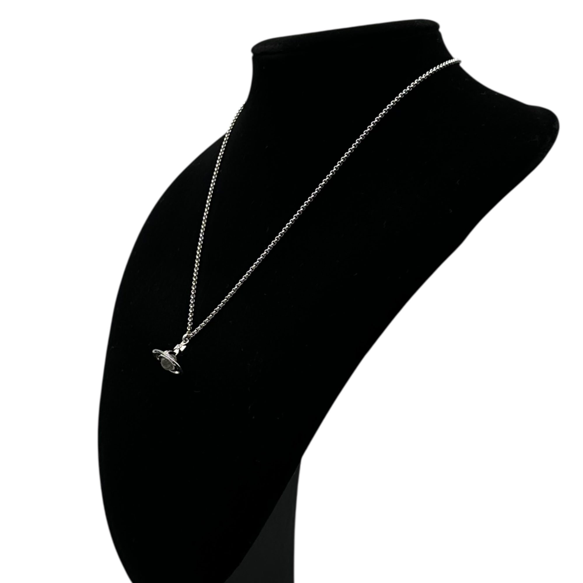Vivienne Westwood(ヴィヴィアンウエストウッド) NEW PETITE ORB  NECKLACE ライトストーン オーブ ロゴ ネックレス 12-05-9999140-32 シルバー 箱、購入証明書付