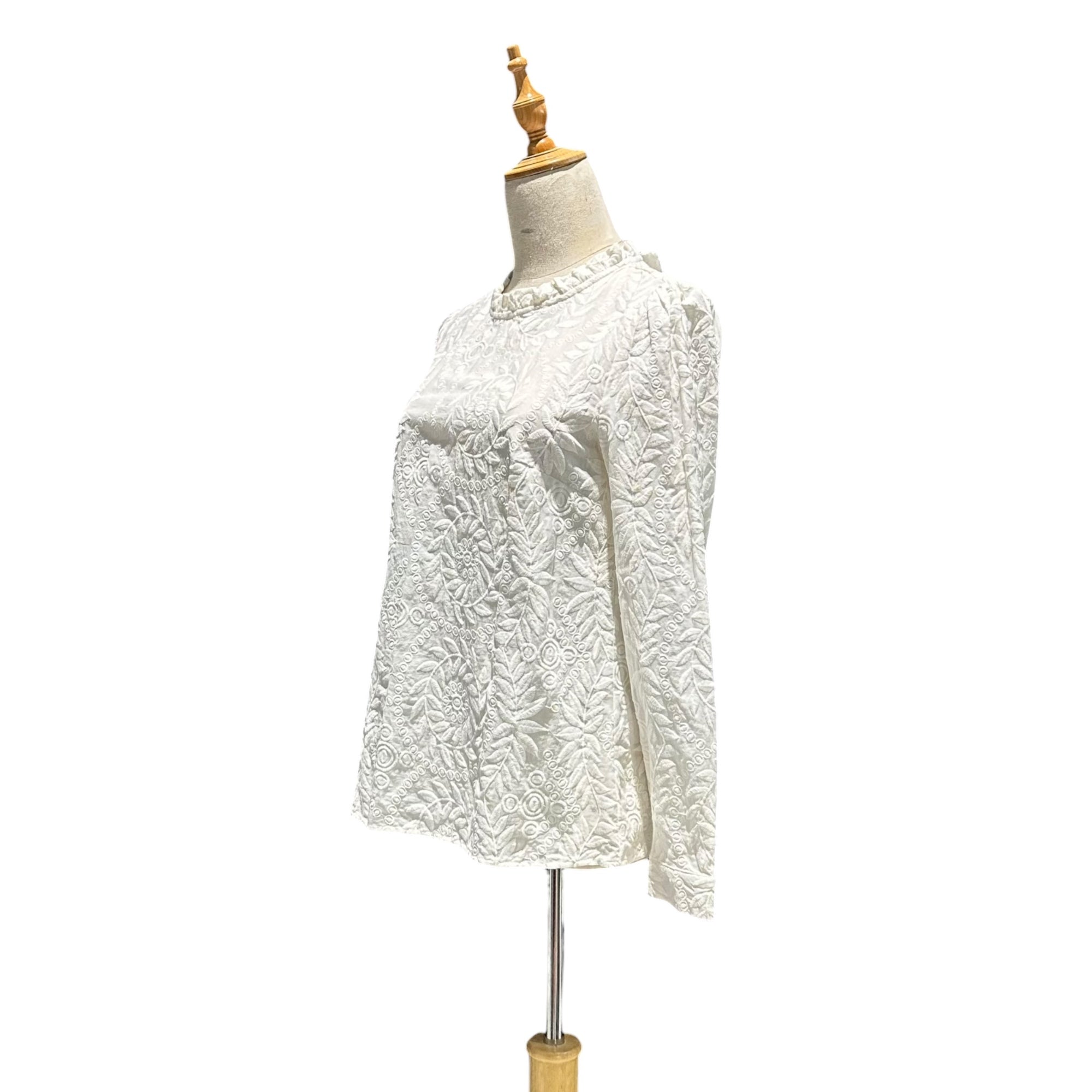 Euro vintage(ヨーロッパヴィンテージ) 70's~white embroidered frill high neck open back design blouse バックリボンデザインの総刺繍デザインブラウス Lサイズ程度 ホワイト