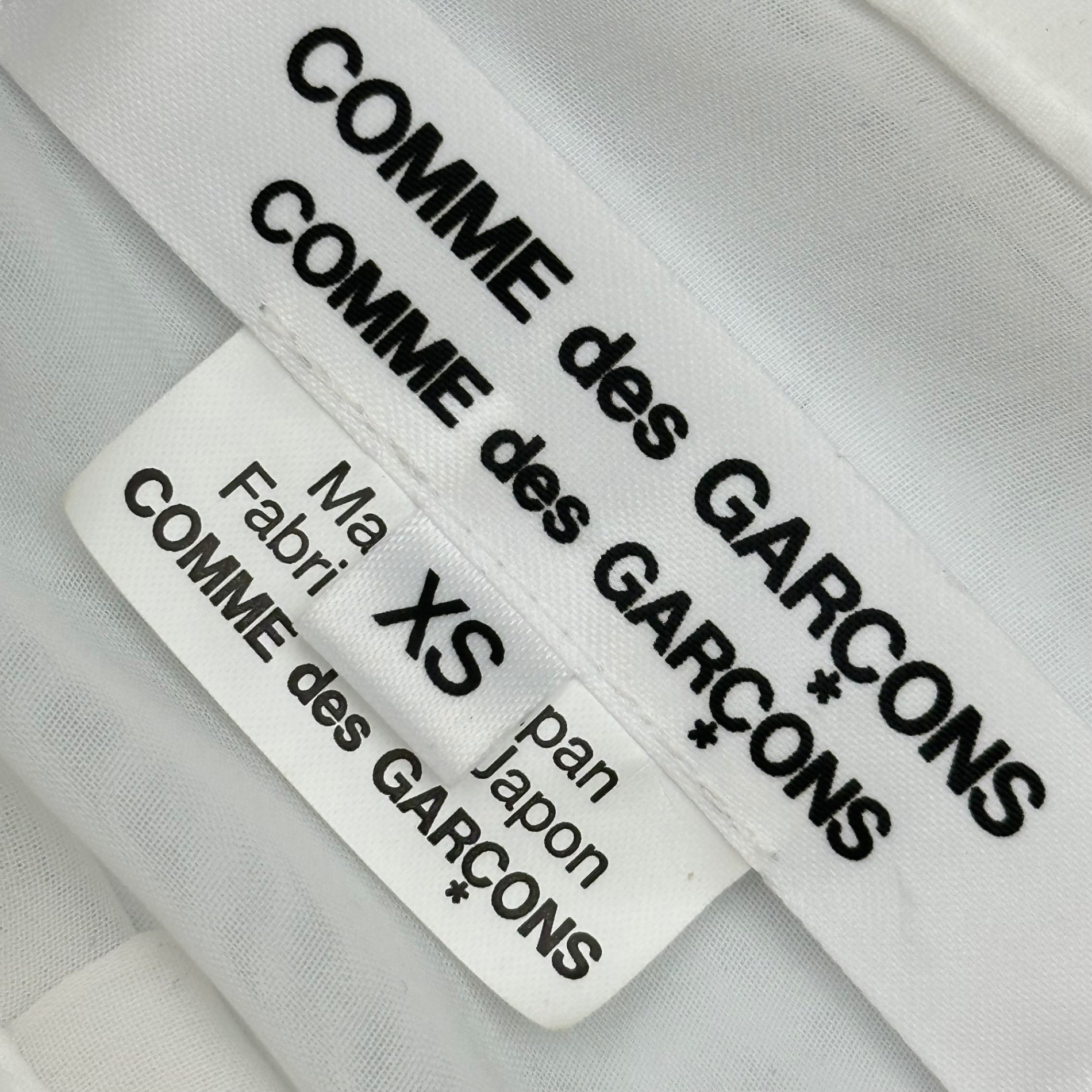 COMME des GARCONS COMME des GARCONS(コムデギャルソンコムデギャルソン) 2026SS Ruffle Sleeve Polyester Blouse フリル スリーブ ポリエステル ブラウス RQ-B009 XS ホワイト AD2025 2026SS コレクションLOOK使用別色