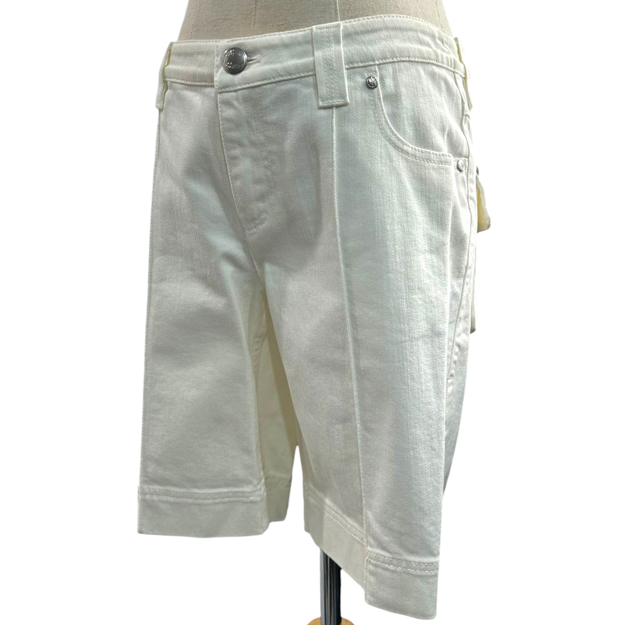 LOUIS VUITTON(ルイヴィトン) Monogram Embroidered White Denim Shorts モノグラム 刺繍 ホワイト デニム ショーツ PW091W WOPA03CKJ 38 ホワイト ショート ハーフ パンツ