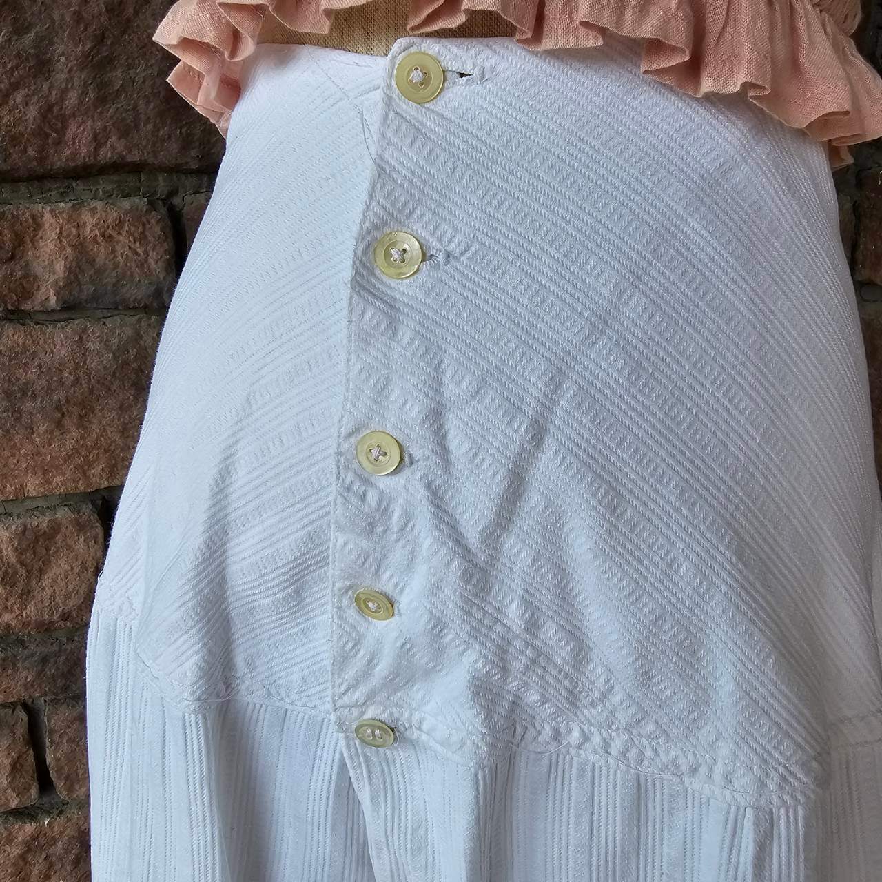 Euro vintage(ヨーロッパヴィンテージ) 30’s~「MB」 initials cutwork rim white cotton petticoat skirt ネーム刺繍入りカットワークレースのペチコートスカート Sサイズ程度 ホワイト