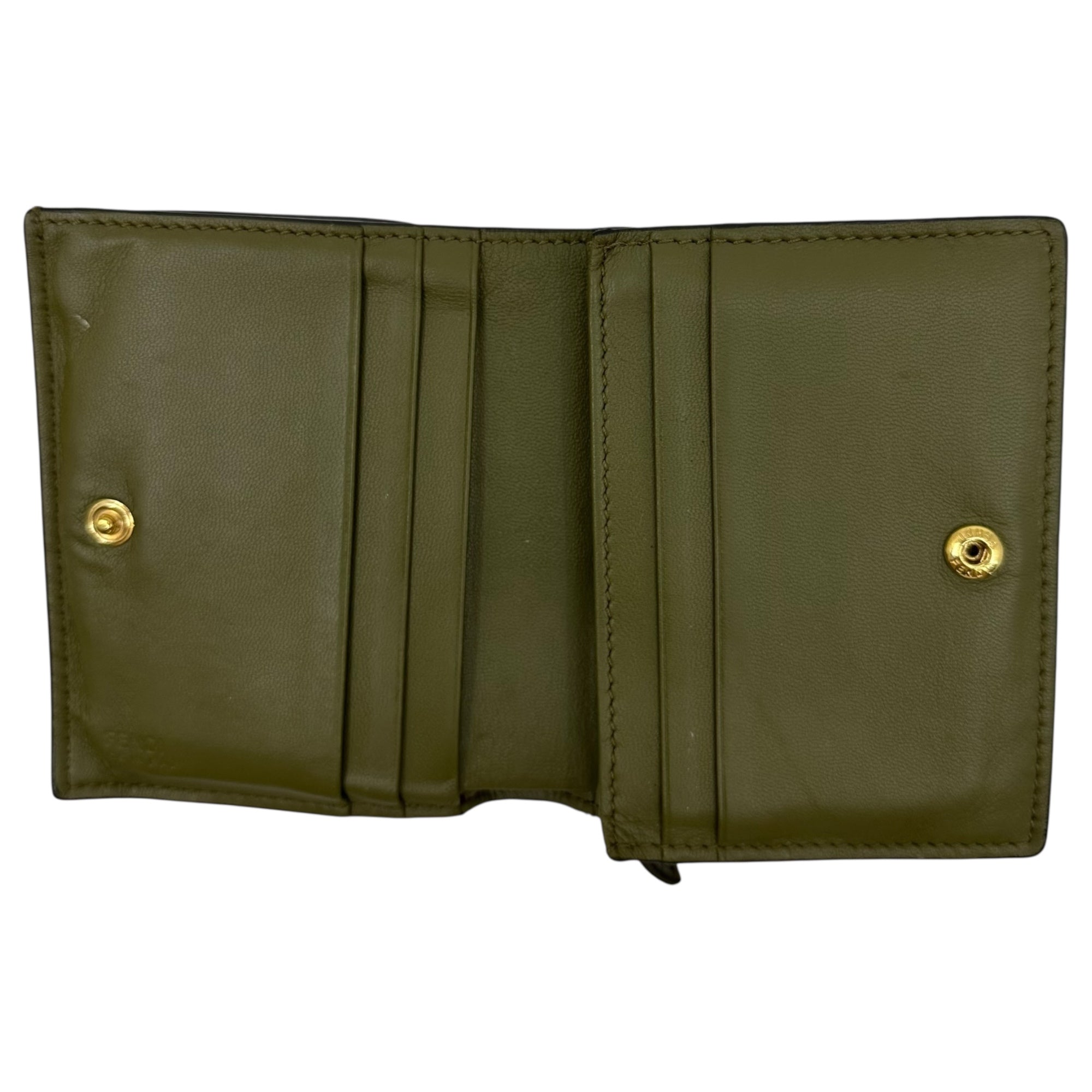 FENDI(フェンディ) BAGUETTE バゲット FF エンボス ロゴ ミニ ウォレット 8M0420 AAJD カーキ 二つ折り 財布 ナッパレザー