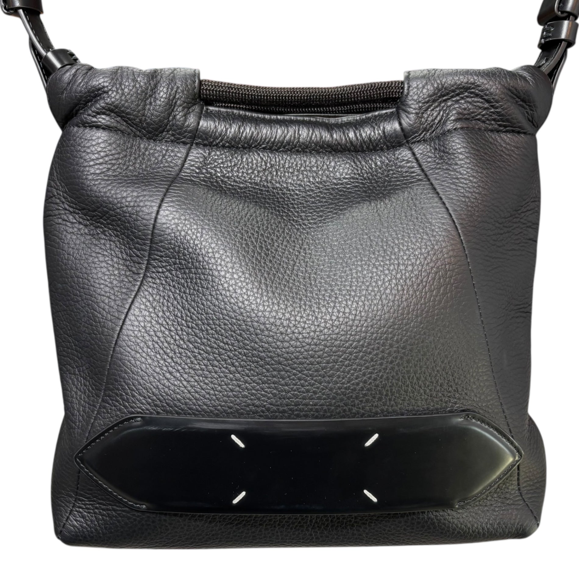 MAISON MARGIELA(メゾンマルジェラ) SOFT 5AC DRAWSTRING BAG ソフト ドローストリング レザー バッグ SB1WG0044 P4746 TB013 ブラック 2WAY ディアスキン