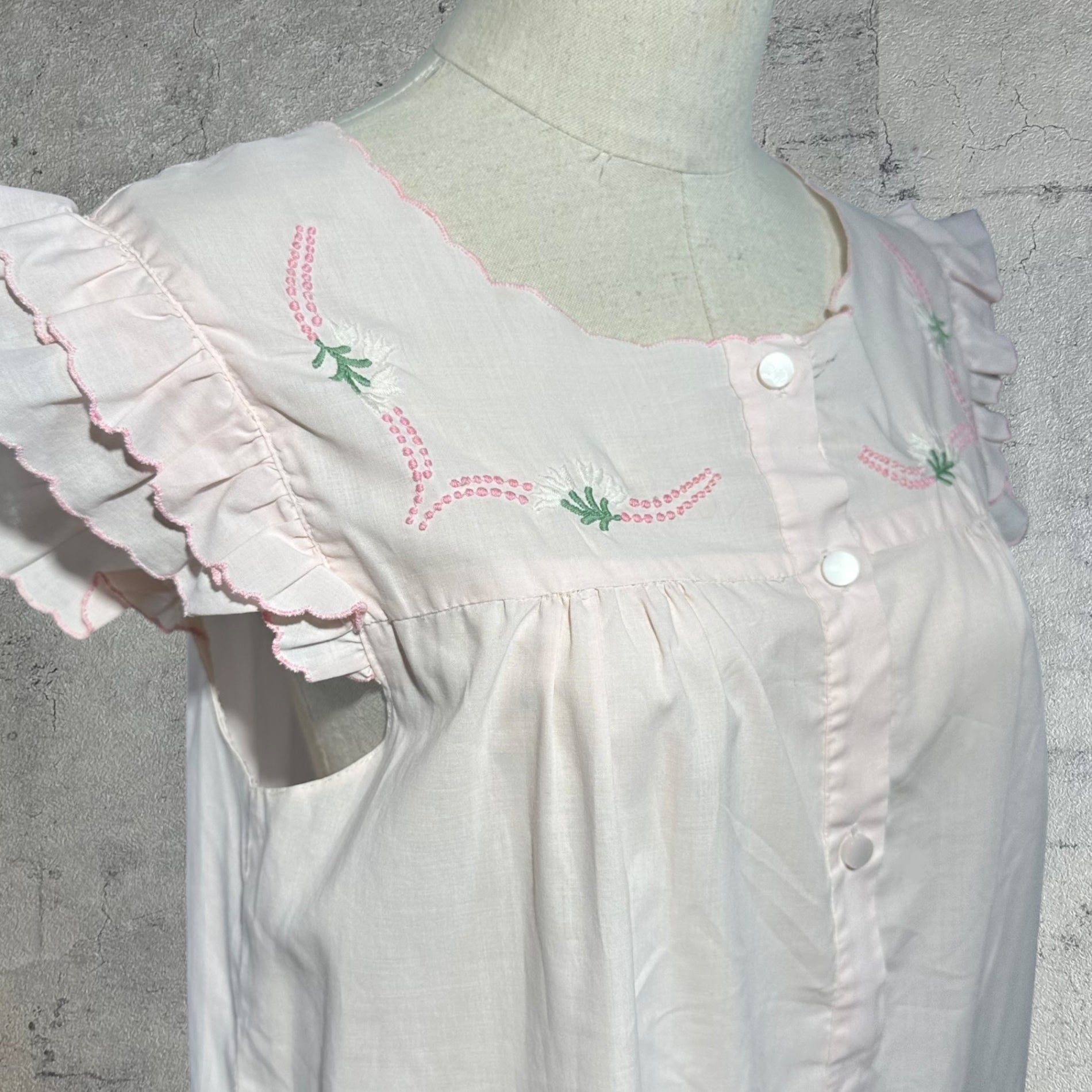 Euro vintage(ヨーロッパヴィンテージ) ten_70's~pale pink ruffle sleeve nighty maxi dress 淡いピンクのフリル袖のナイティドレスワンピース M~Lサイズ程度 ピンク
