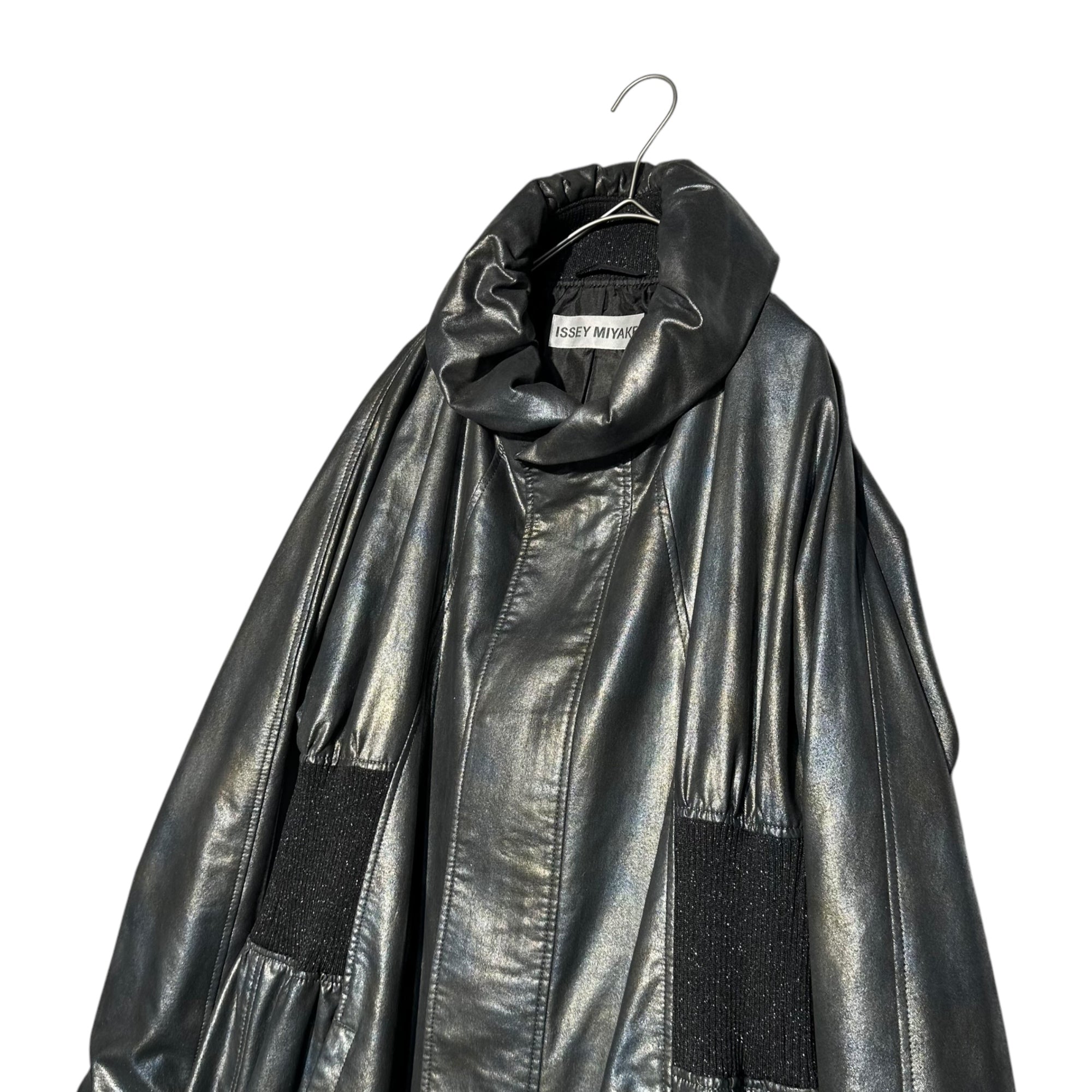 ISSEY MIYAKE(イッセイミヤケ) Eco-leather balloon silhouette waist gather coat エコレザー バルーン シルエット ウエスギャザー コート フェイクレザー IM54FA504 3(L程度) ブラック