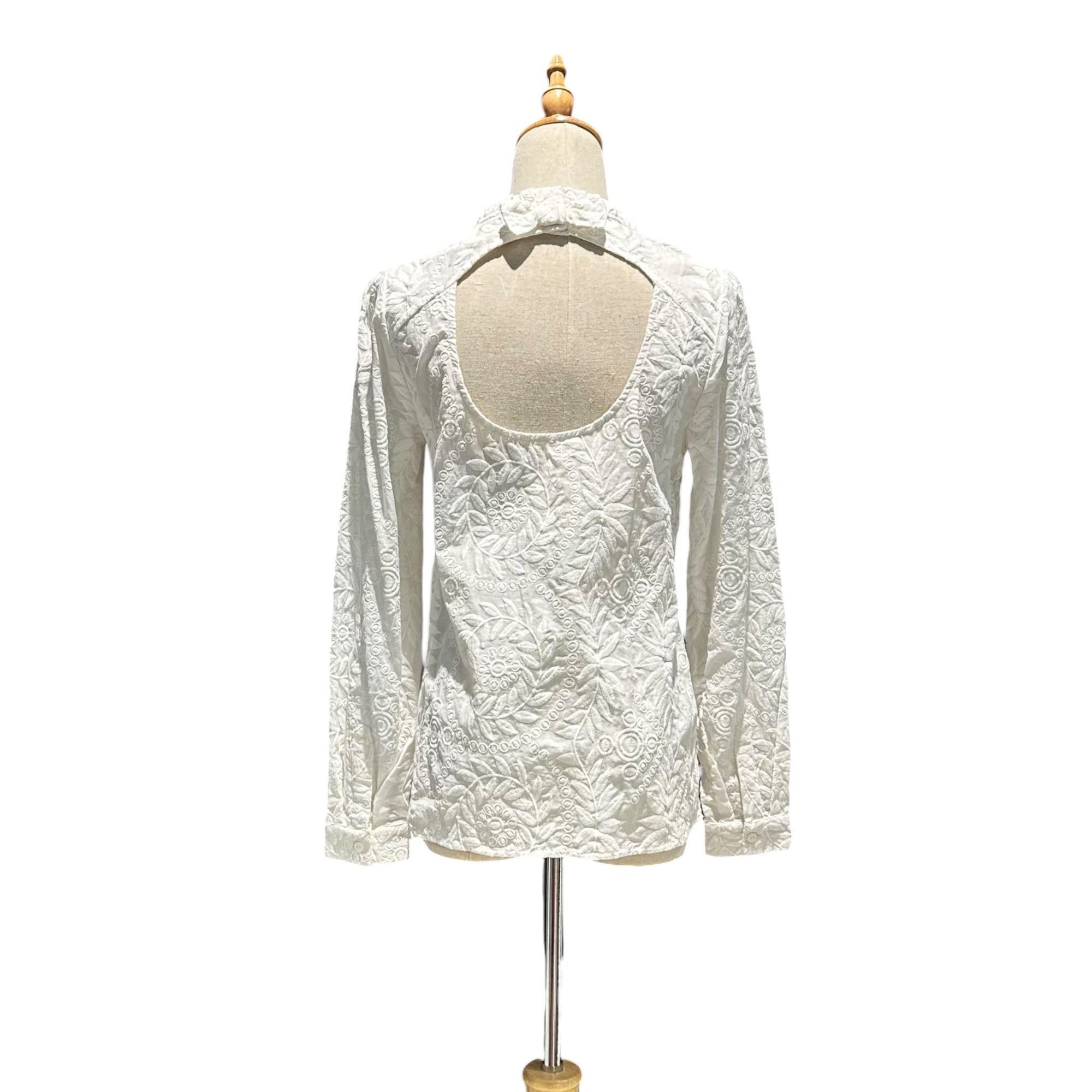Euro vintage(ヨーロッパヴィンテージ) 70's~white embroidered frill high neck open back design blouse バックリボンデザインの総刺繍デザインブラウス Lサイズ程度 ホワイト