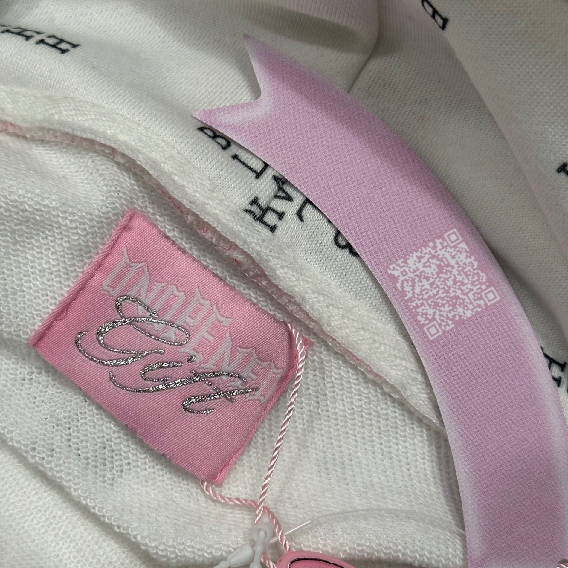 Unopened gift(アンオープンドギフト) DRAMA QUEEN OVERPRINTED HOODIE ドラマ クイーン オーバープリント フーディ パーカー S ホワイト