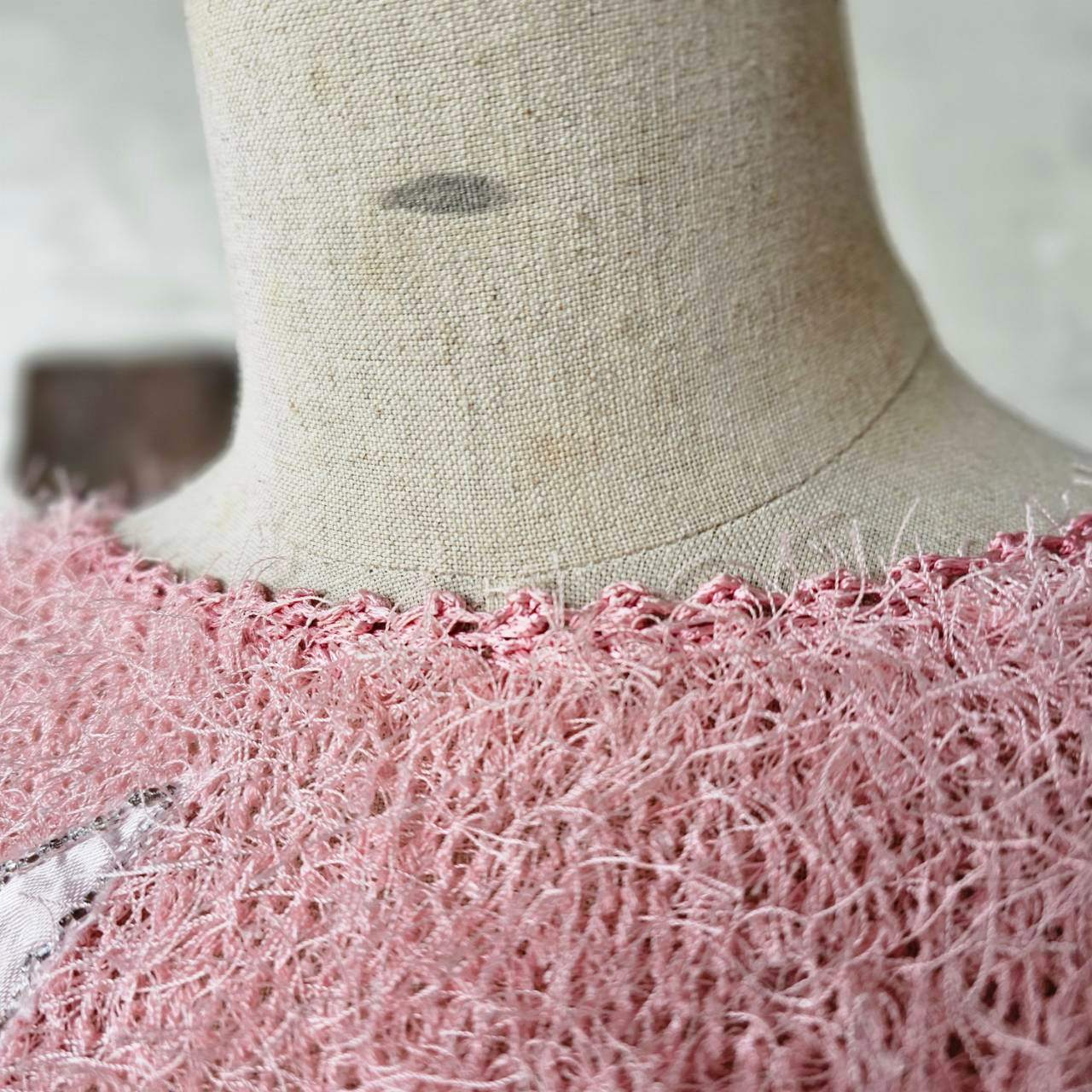 Euro vintage(ヨーロッパヴィンテージ) 70's~light pale pink fancy yarn knit half sleeve top スパンコール刺繍とファンシーヤーンのスプリングニット Lサイズ程度/前身頃に若干のシミ有 ピンク