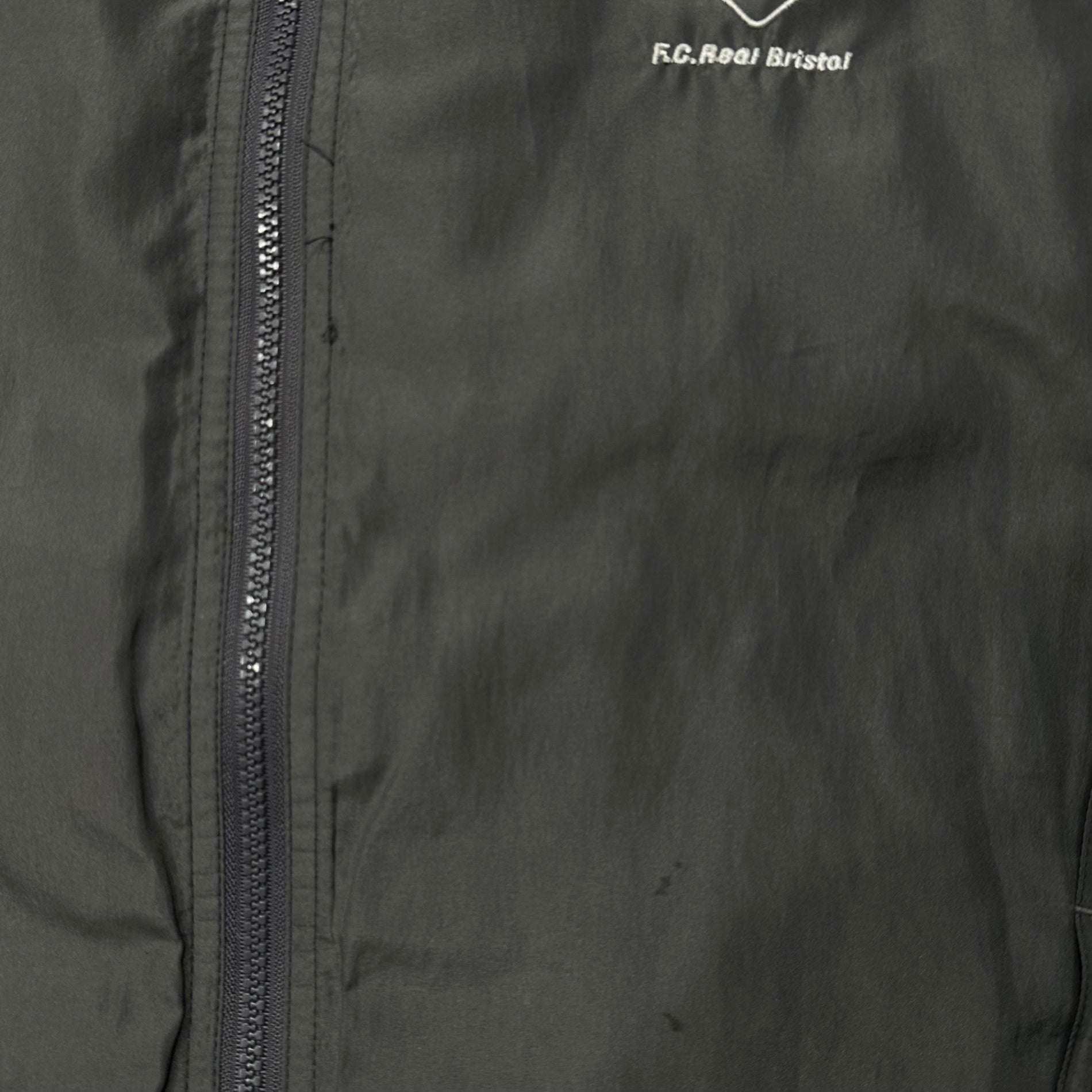 F.C.R.B. (エフシーレアルブリストル) 2000 AW Nylon Hooded Jacket ナイロン フーデッド ジャケット パーカー F0 KIS M カーキ×ブラック