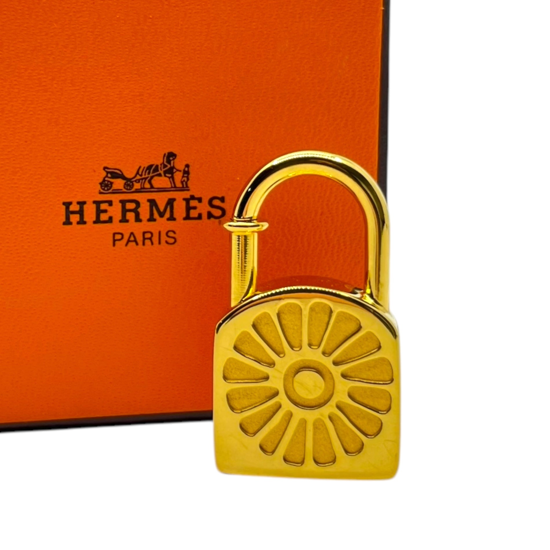 HERMES(エルメス) 1994年限定 sunflower cadena charm ヒマワリ 向日葵 カデナ チャーム 年間テーマ 「le Soleil」 太陽 ゴールド 箱付 ペンダントトップにも