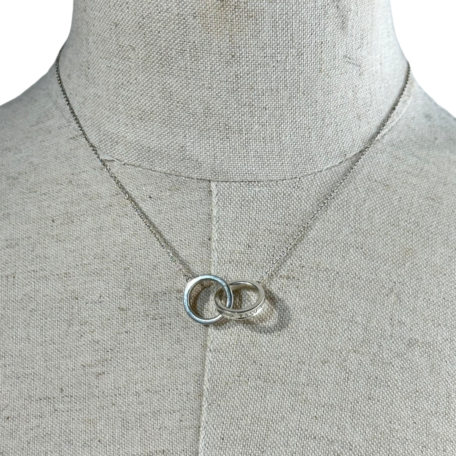 TIFFANY & CO.(ティファニー) 1837™ Interlocking Circle Pendant インター ロッキング サークル ペンダント シルバー リング ネックレス AG925