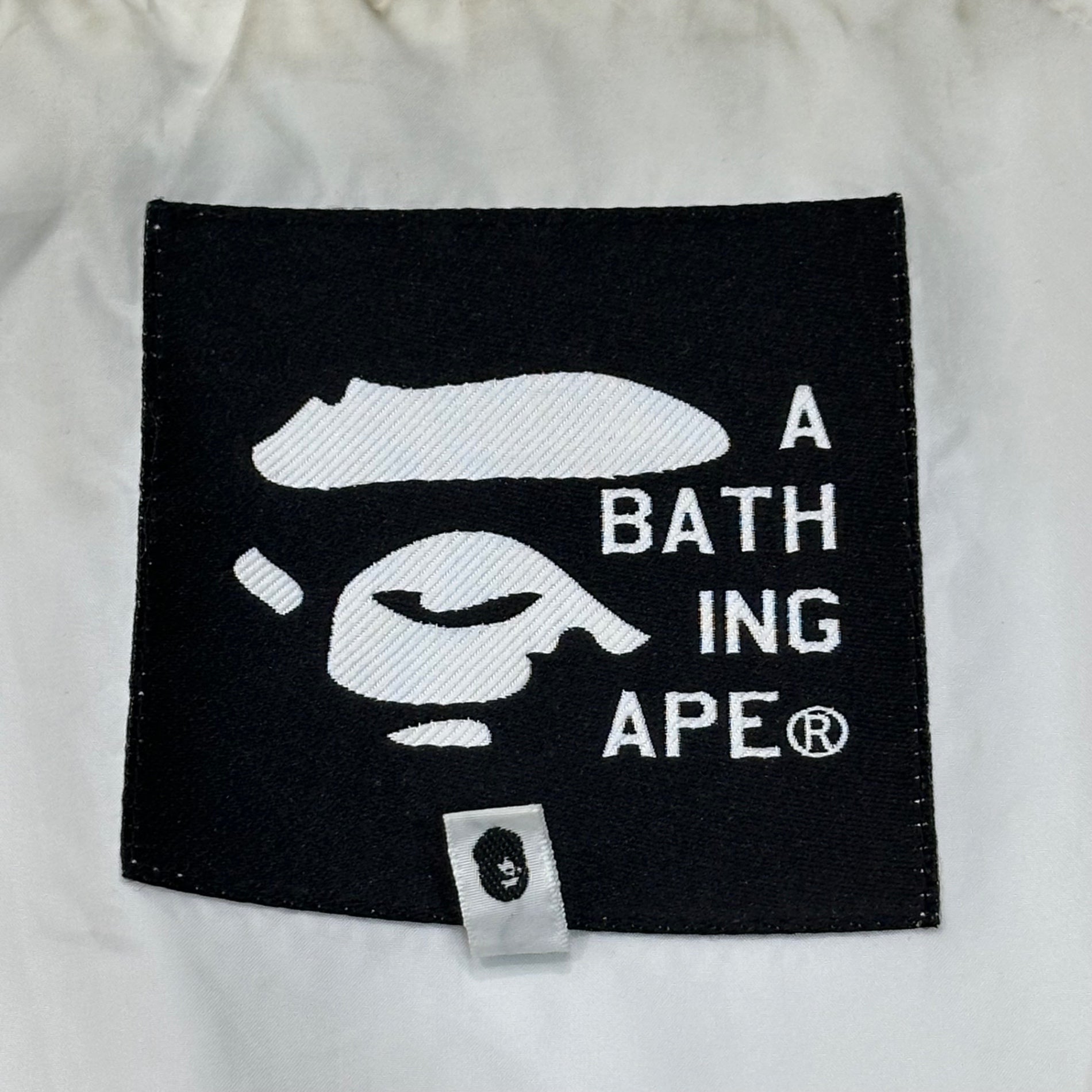 A BATHING APE(アベイシングエイプ) 00's A logo nylon hoodie ロゴ ナイロン パーカー M ホワイト