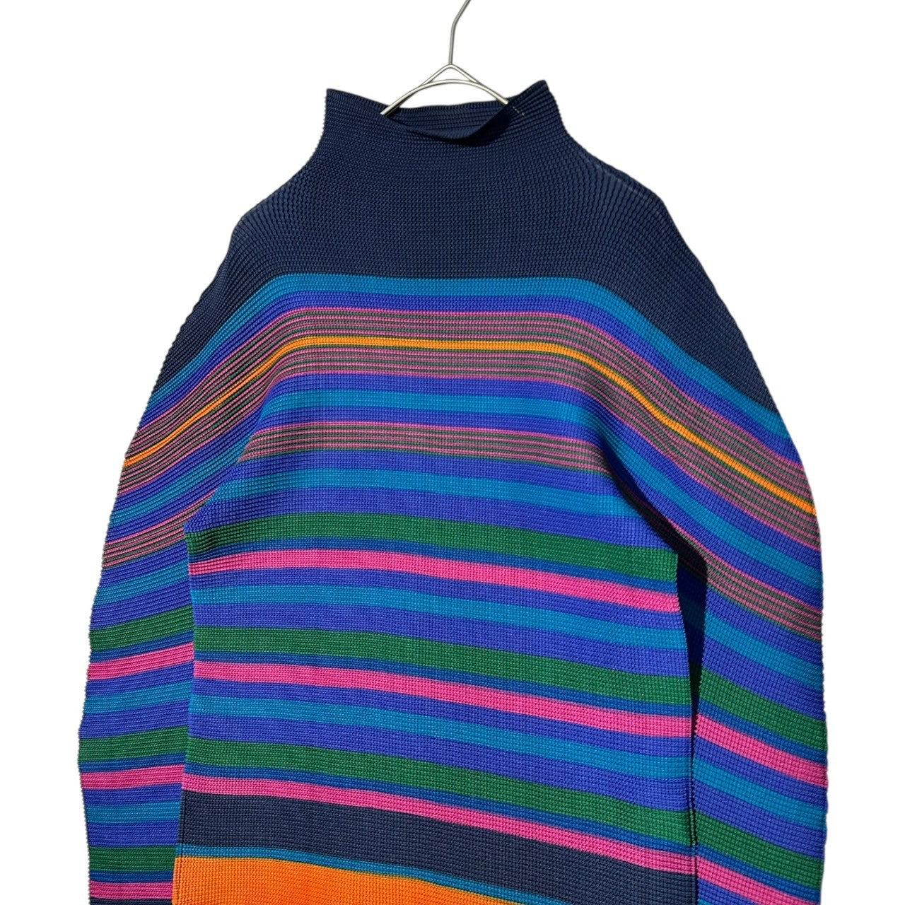 me ISSEY MIYAKE(ミーイッセイミヤケ) Pleated Striped High Neck Pullover Cut and Sewn プリーツ ボーダー ハイネック プルオーバー カットソー M173FJ411 FREE ブルー×オレンジ