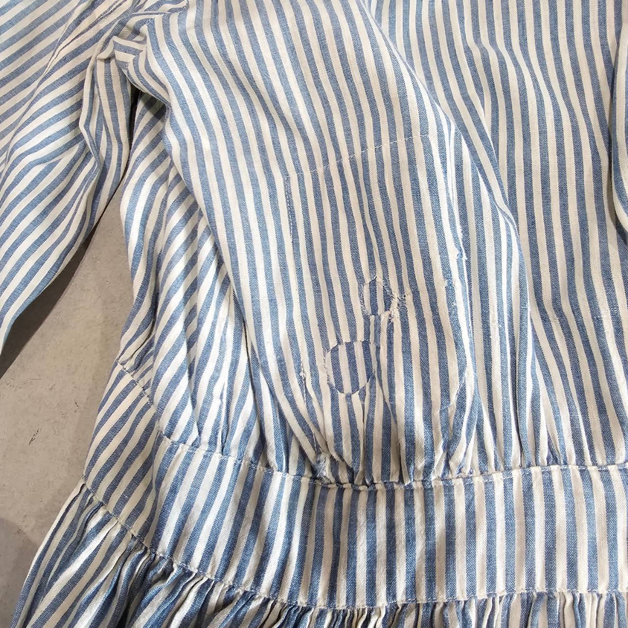Euro antique(ヨーロッパアンティーク) 20's~ frenchcuffs cotton gather stripe onepiece フレンチカフスのコットンギャザーロングワンピース 表記無し(M~L程度) / 細かなダメージ有 ブルー×ホワイト