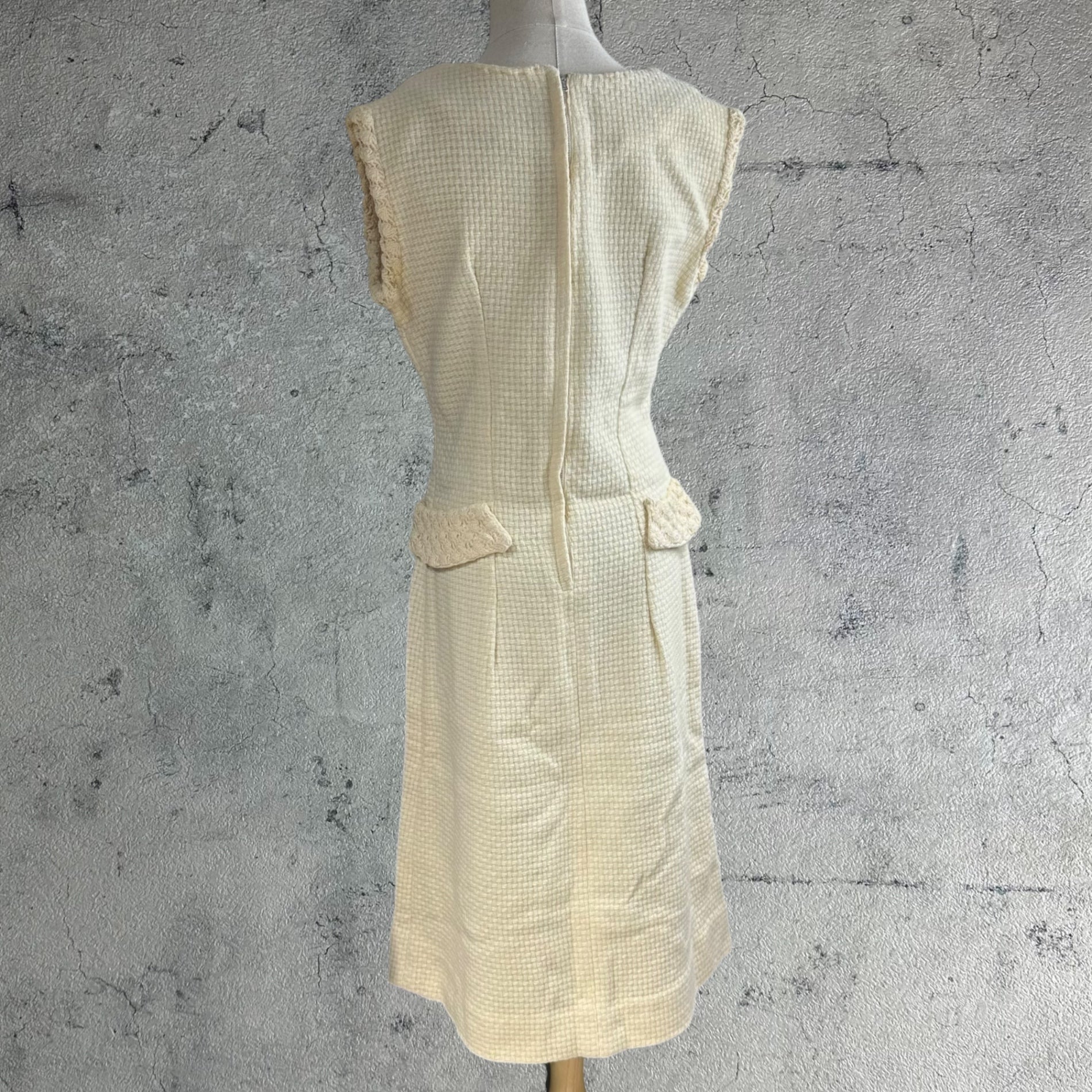 VINTAGE(ヴィンテージ) London 70's~ white knit sleevlessdress ミルキーホワイトニットのデザインノースリーブワンピース M程度 アイボリー