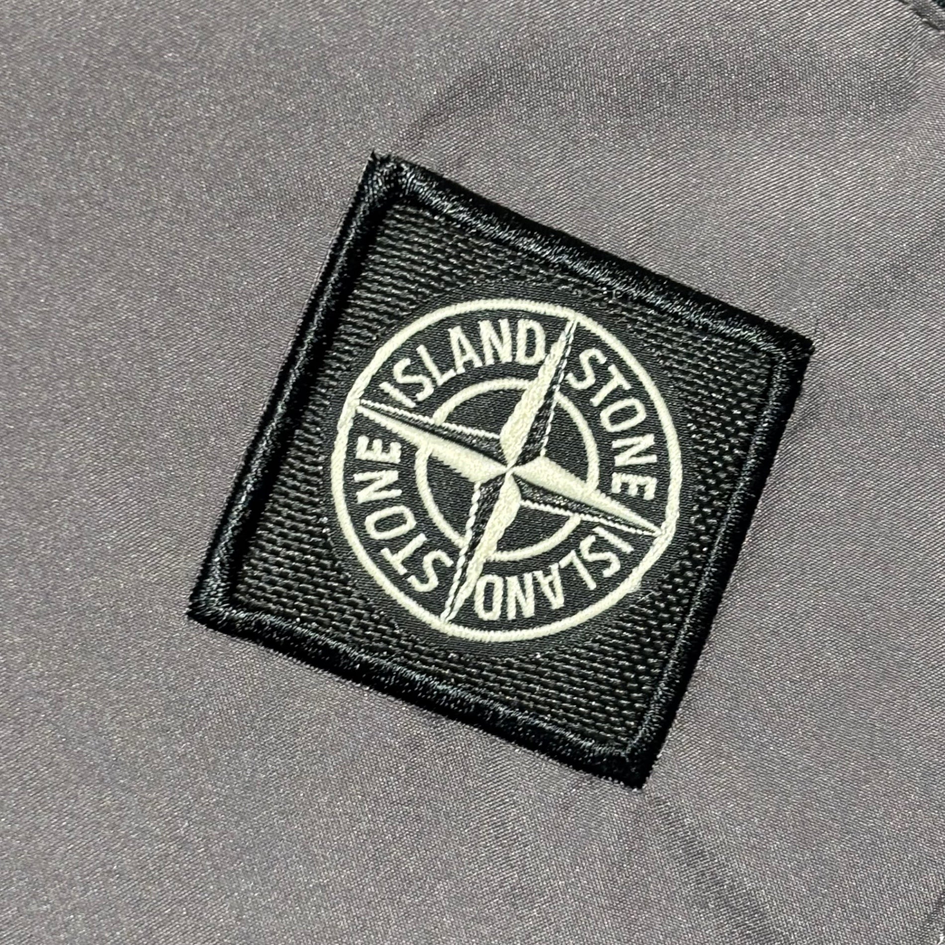 95ss/ストーンアイランド/ストライプ/プルオーバー/ロゴ/2XL/グレー ストーンアイランド STONE ISLAND スエットプルオーバーパーカー