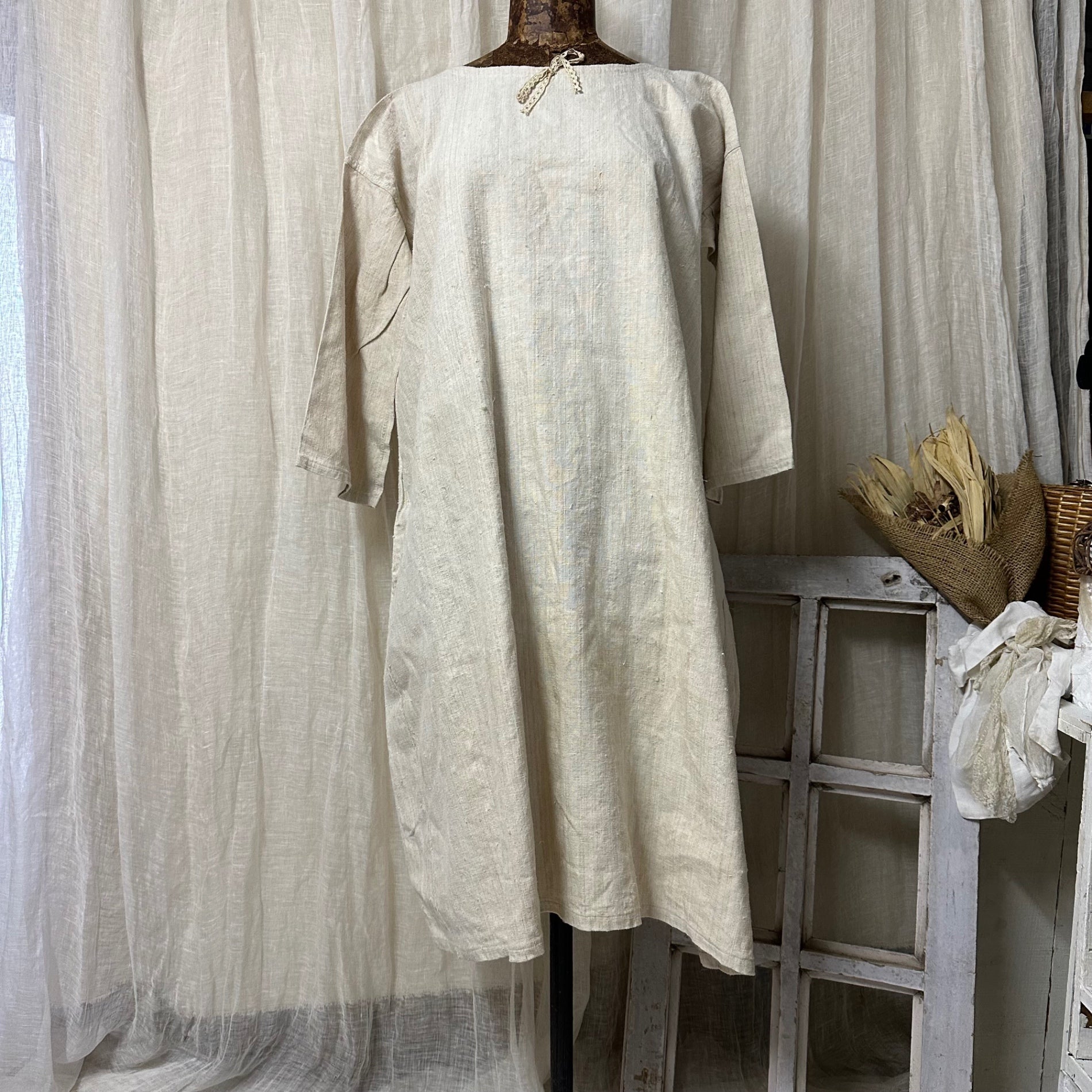 Euro antique(ヨーロッパアンティーク) 00's~thick〘LINEN〙with lace