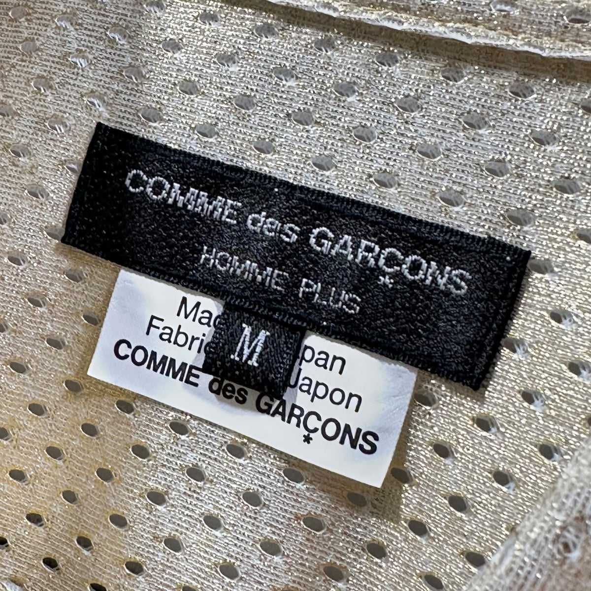 COMME des GARCONS HOMME PLUS(コムデギャルソンオムプリュス) 2026SS qPolyester-Mesh Blouse Shirt エステル メッシュ ブラウス シャツ PQ-T035 M ゴールド AD2025