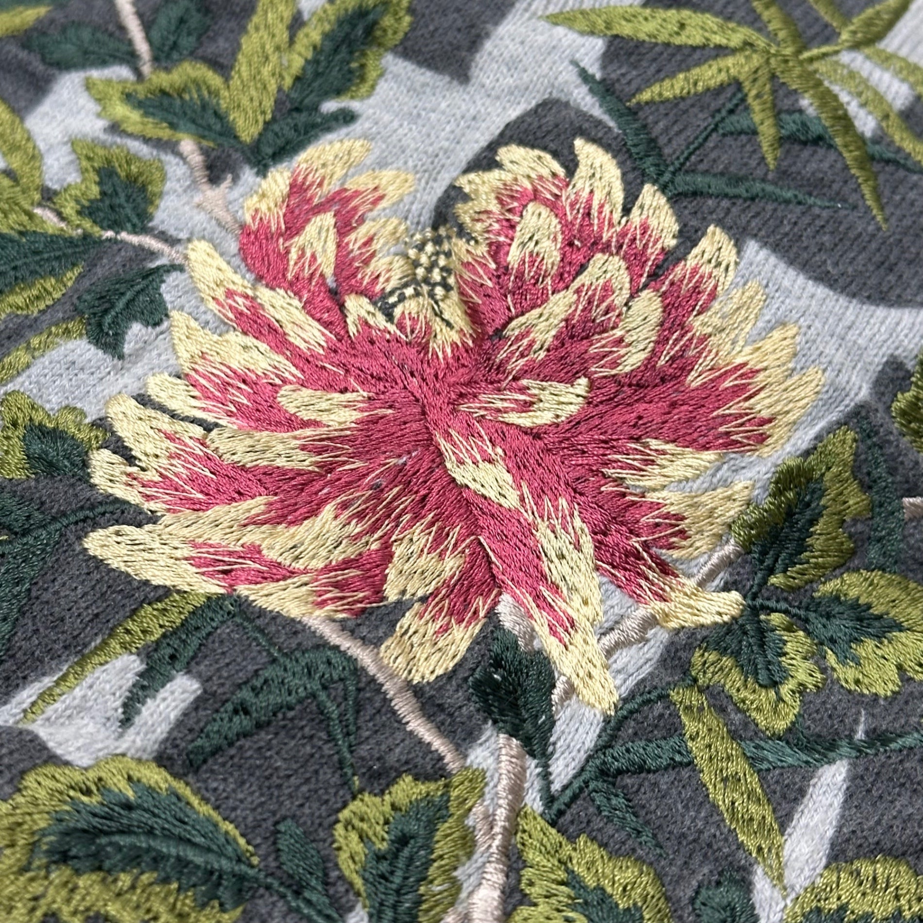 Vivienne Westwood(ヴィヴィアンウエストウッド) 05AW Vintage Propaganda Flower Stitch One-Point Orb Cardigan プロパガンダ フラワーステッチ ワンポイント オーブ カーディガン 4447-6104 グレー×ピンク ライカ期 2005年 アーカイブ イタリア製
