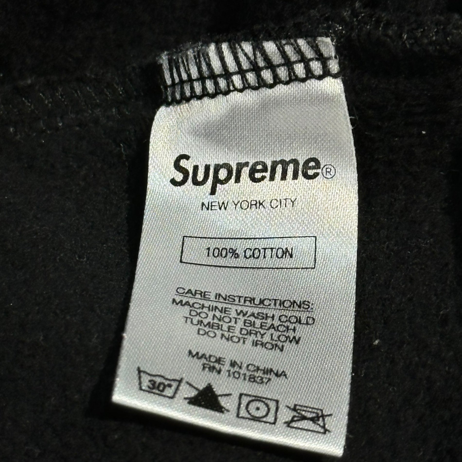 SUPREME(シュプリーム) 20SS Cutout Letters Hooded Sweatshirt カットアウト レターズ プルオーバー パーカー L ブラック