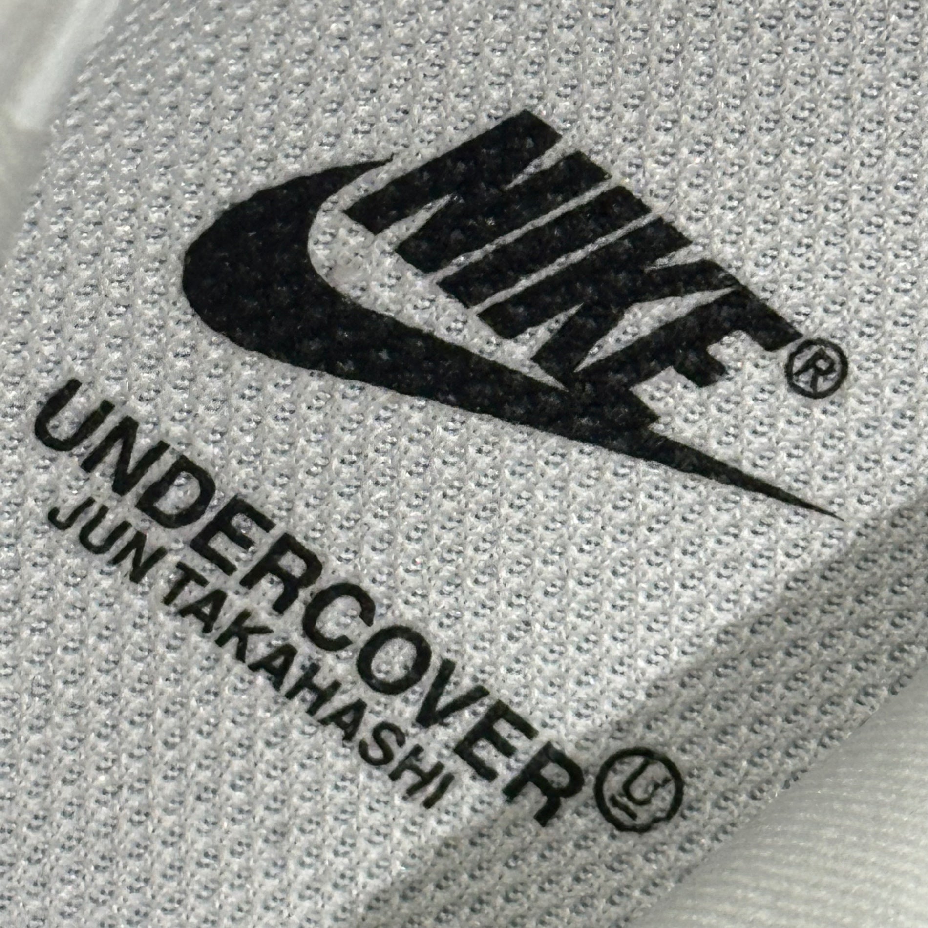 NIKE×UNDERCOVER(ナイキ×アンダーカバー)  Moc Flow "Light Bone" モック フロー ライトボーン  DV5593-001 24.5cm アイボリー×レッド スニーカー