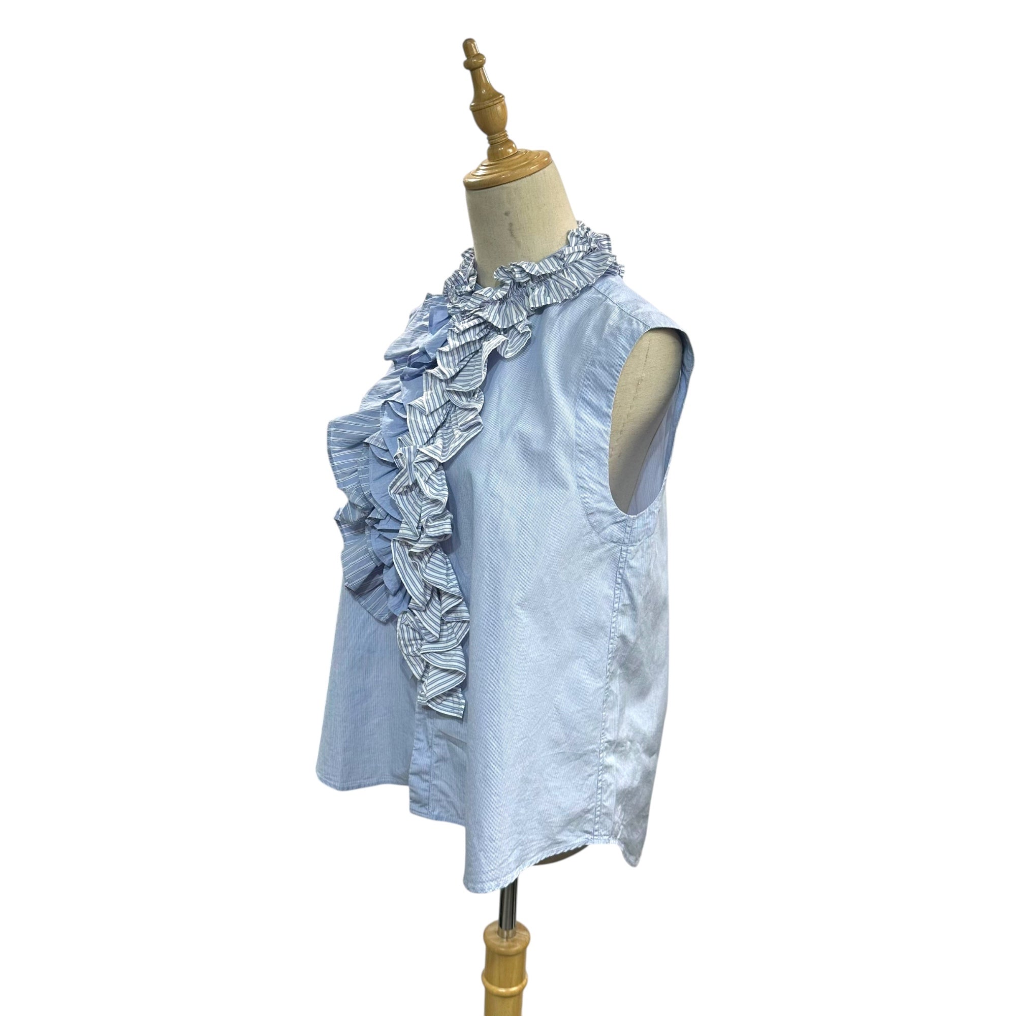 45R(フォーティファイブ・アール) 2024SS Broadcloth Mixed-Ruffle Sleeveless Top ブロードのミックスフリルノースリーブトップ 参考定価46200円 70630532-75-03 3(L程度) スカイブルー×ホワイト ストライプ フリル